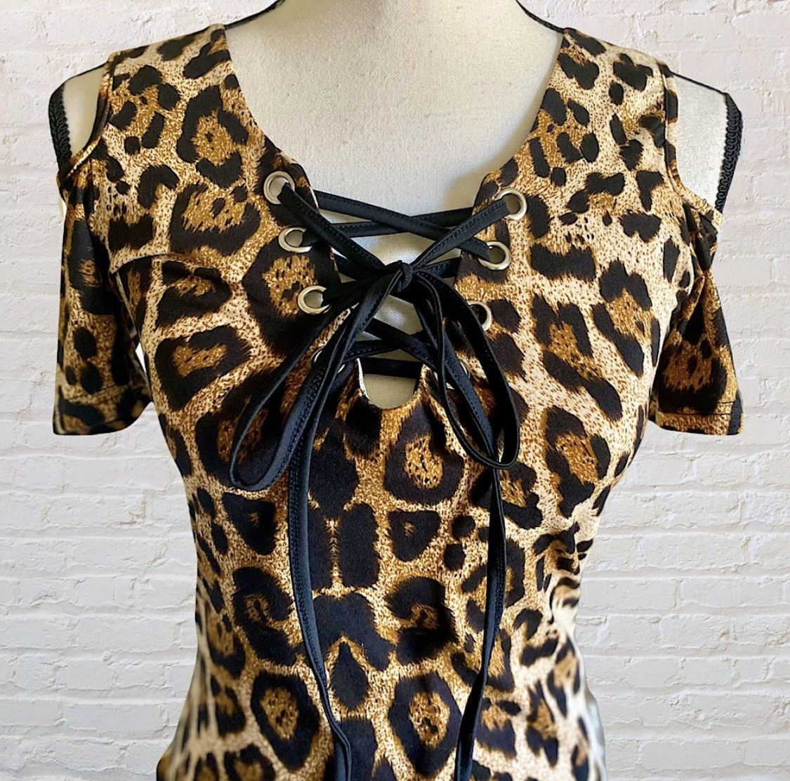 Other COLD SHOULDER SHOE TIE FRONT LEOPARD ANIMAL PRINT TOP Size M / US 6-8 / IT 42-44 - 2 Thumbnail