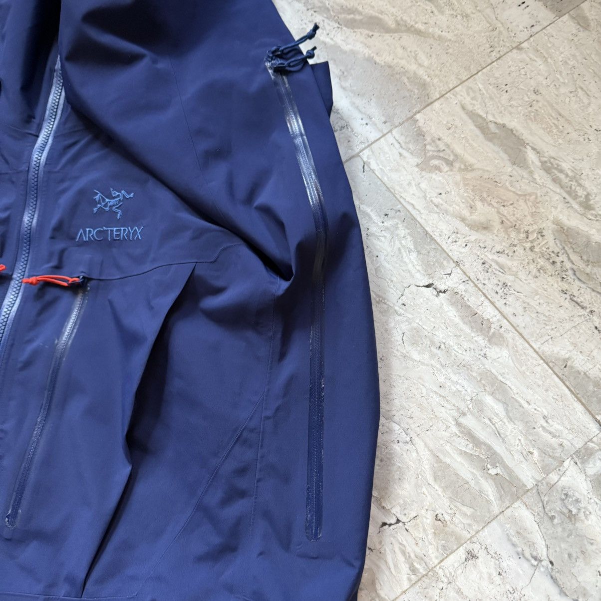 Arc'teryx Arc’teryx Alpha SV Goretex Size US L / EU 52-54 / 3 - 5 Thumbnail