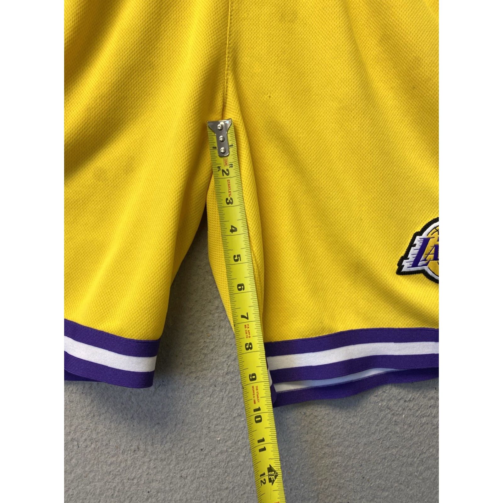 NBA NBA LA Lakers LeBron James Basketball Shorts Men's Medium Yellow 9in Inseam Size US 31 - 6 Thumbnail