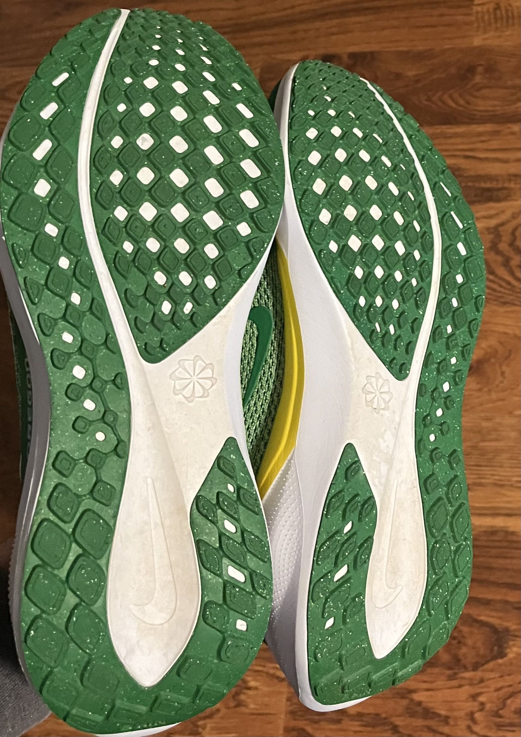 Nike Nike Air Zoom Pegasus 41 Oregon Ducks Running Shoes Size US 6.5 / EU 39-40 - 7 Thumbnail