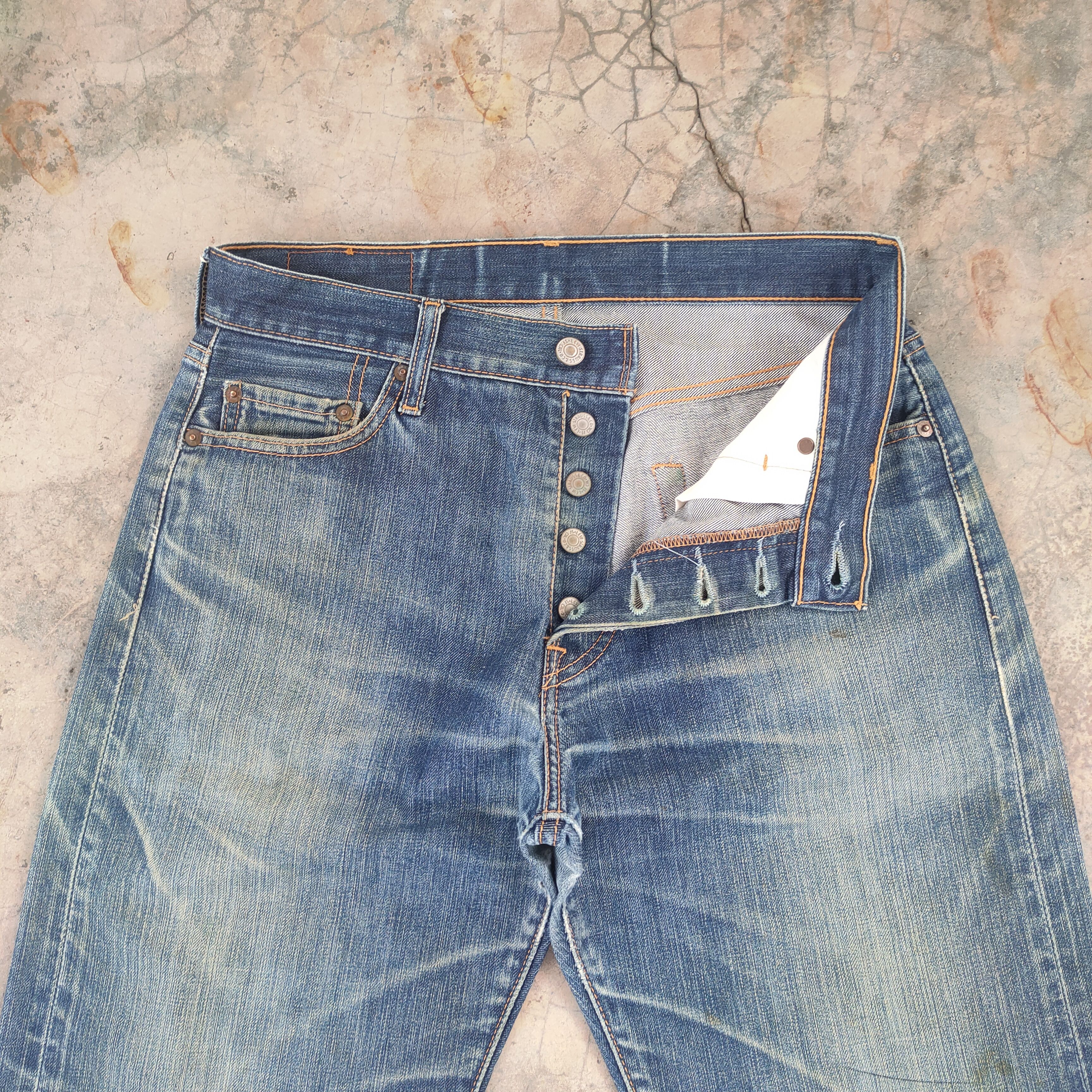 Levi's Vintage Clothing VINTAGE LEVI'S 501 FADED RIPPED DISTRESSED JEAN DENIM PANTS Size US 30 / EU 46 - 5 Thumbnail