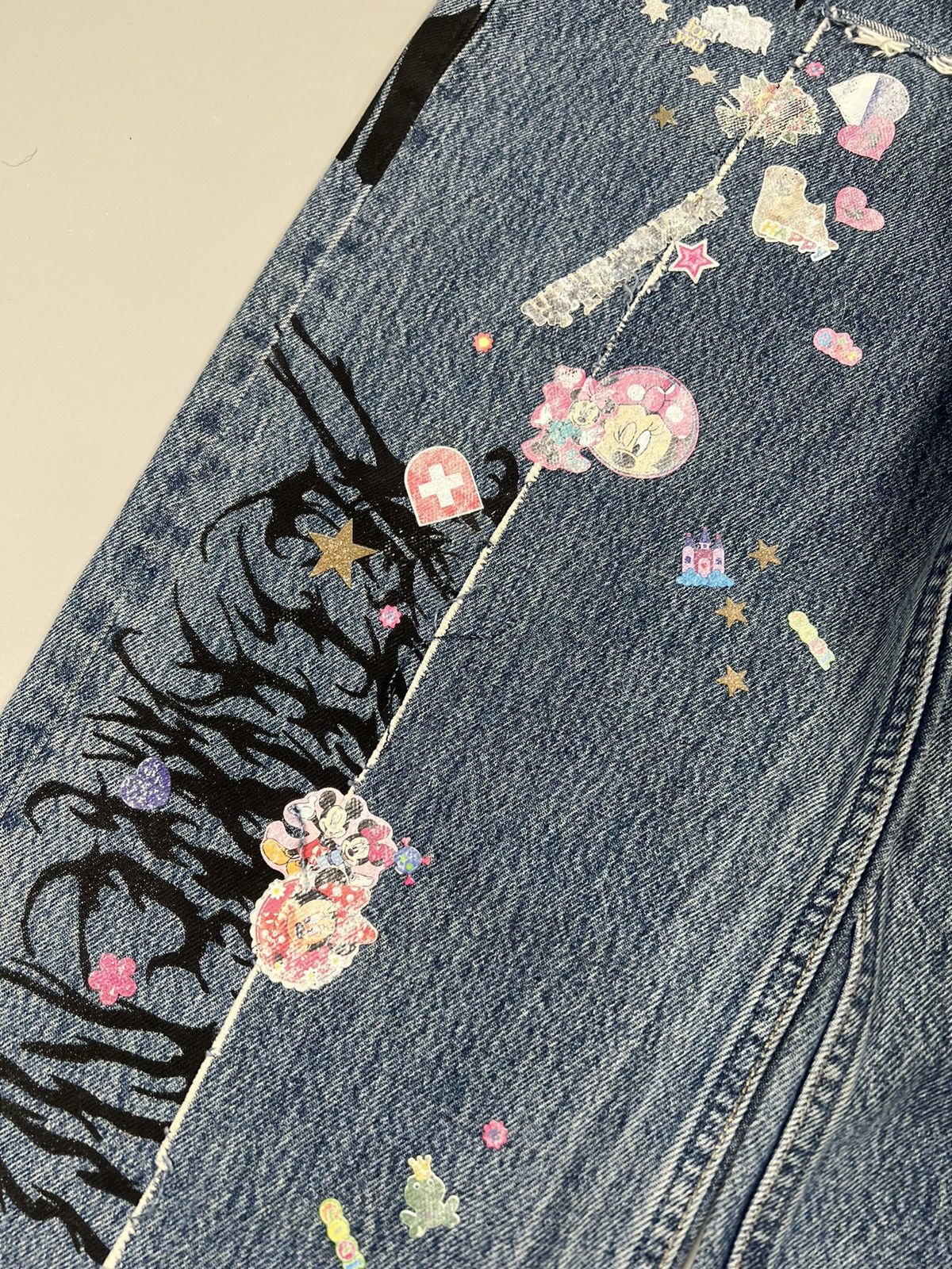 Levi's × Vetements Vetements A/W 19 Tribal & Stickers Patchwork Jeans Size US 29 - 9 Thumbnail