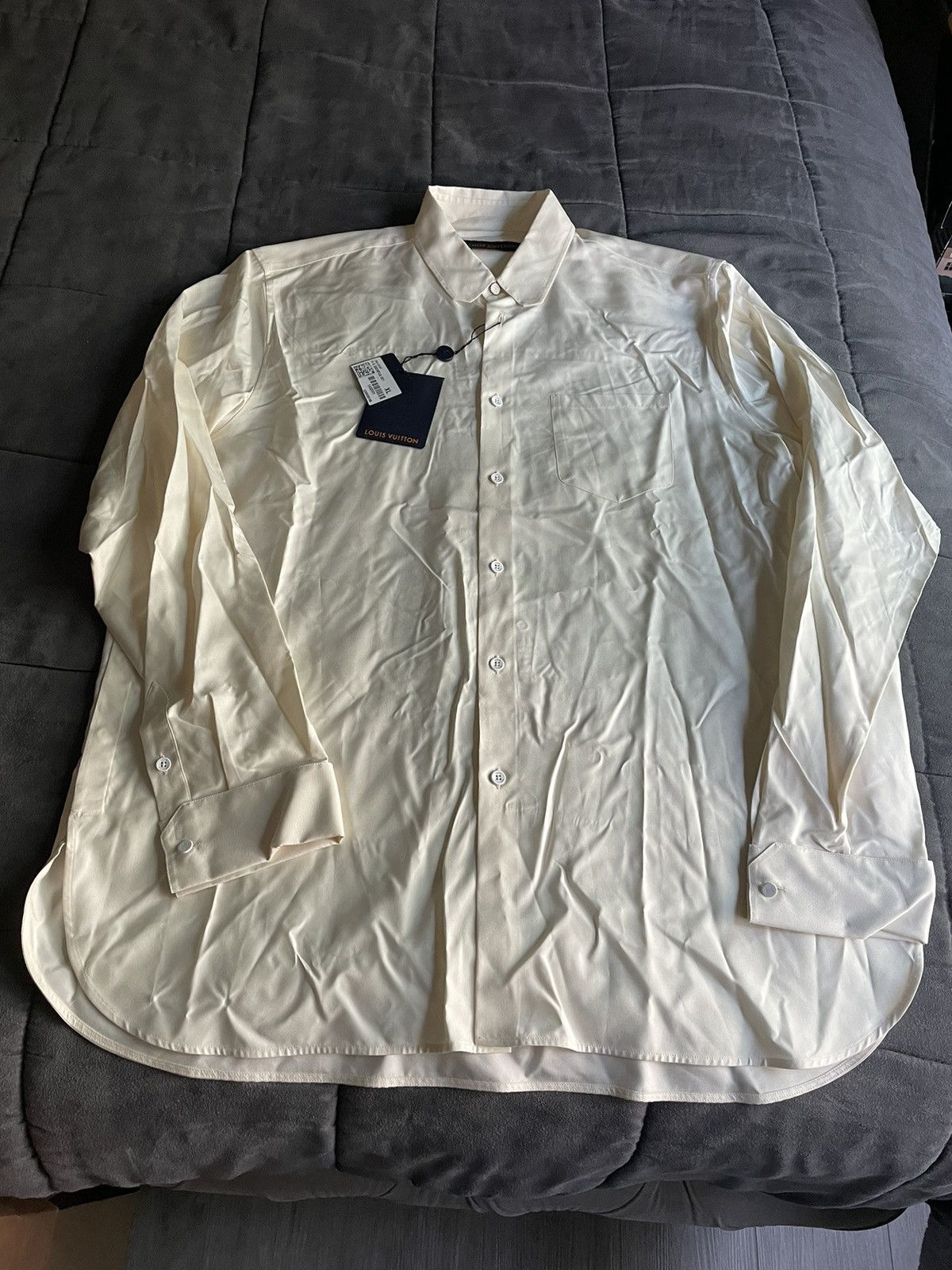 Louis Vuitton Louis Vuitton Plain Rainbow Beige Monogram Shirt Size US XL / EU 56 / 4 - 3 Thumbnail