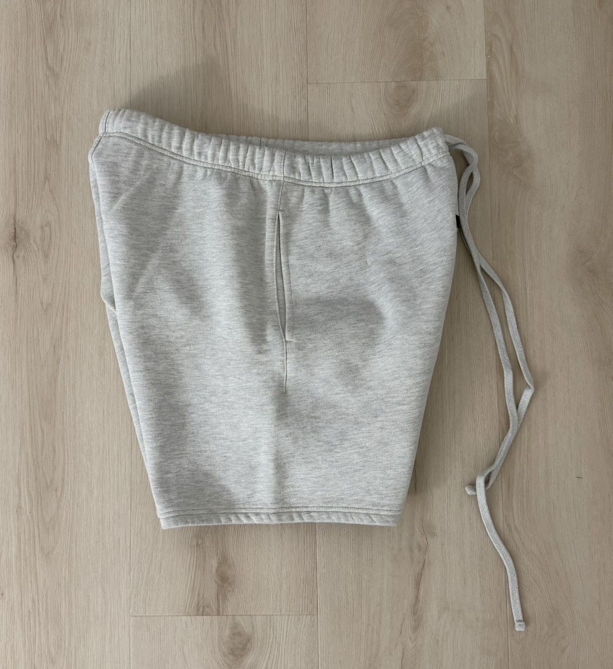 Essentials Fear of God Essentials SS22 Sweatshort Light Oatmeal Size US 34 / EU 50 - 9 Thumbnail
