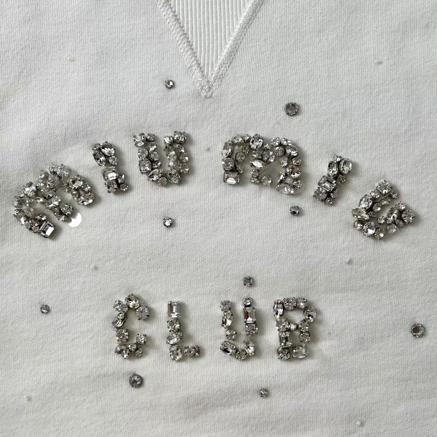 Miu Miu Miu Miu White Beaded Crystal Fleece Sweatshirt M Size M / US 6-8 / IT 42-44 - 6 Thumbnail