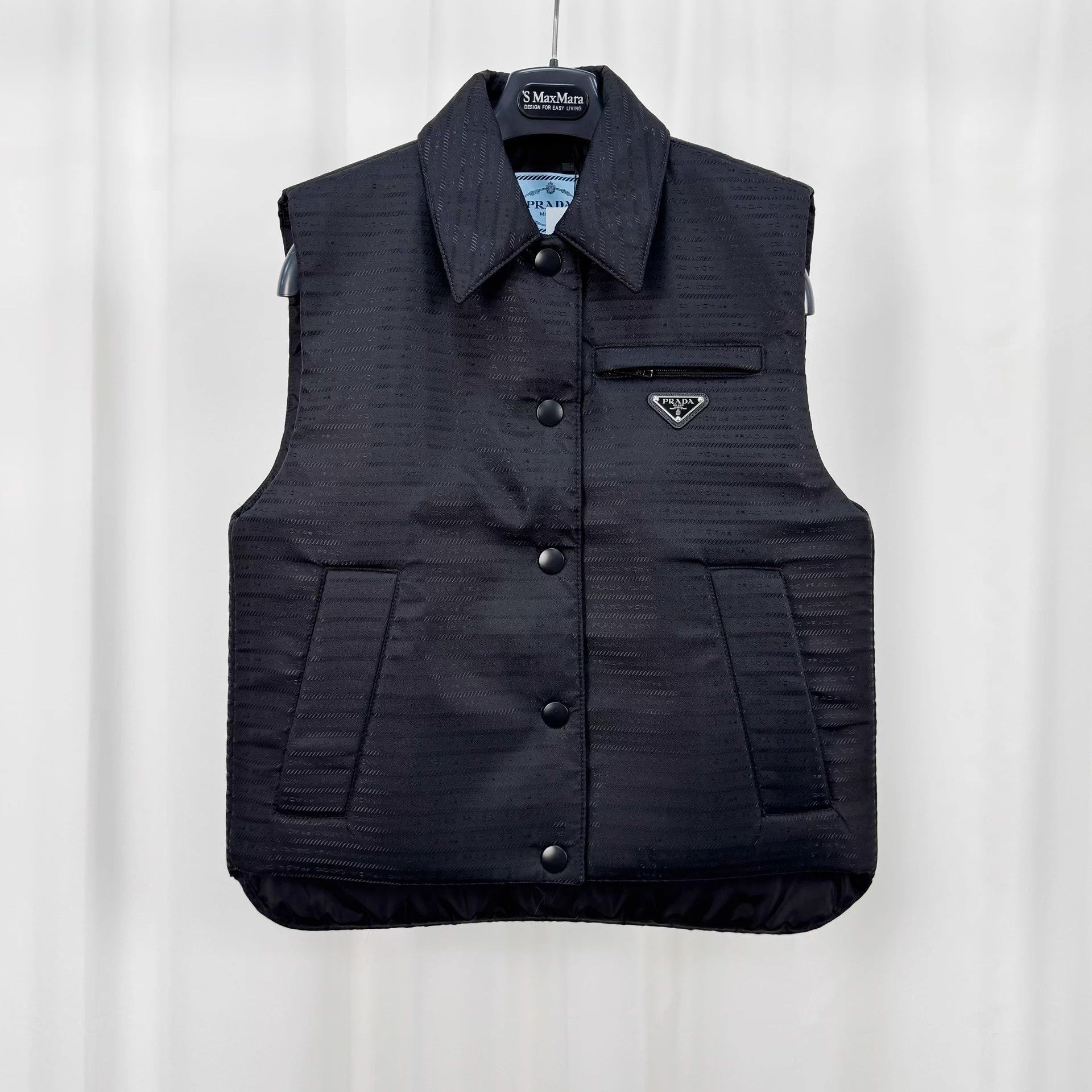 Prada Prada down vest dark all-over triangle logo size 36 new Size XS / US 0-2 / IT 36-38 - 1 Thumbnail