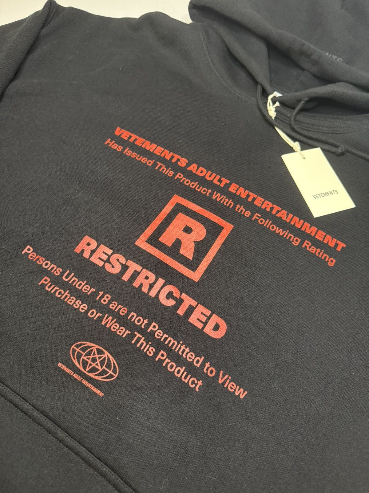 Vetements Vetements Rated R Restricted Hoodie BNWT Size US L / EU 52-54 / 3 - 2 Thumbnail
