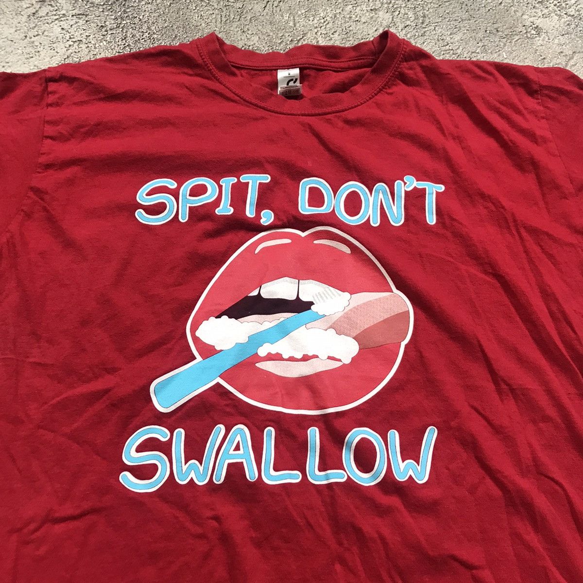 Vintage Y2K Spit Dont Swallow Graphic Tee Streetwear Red Baggy M Size US M / EU 48-50 / 2 - 3 Thumbnail
