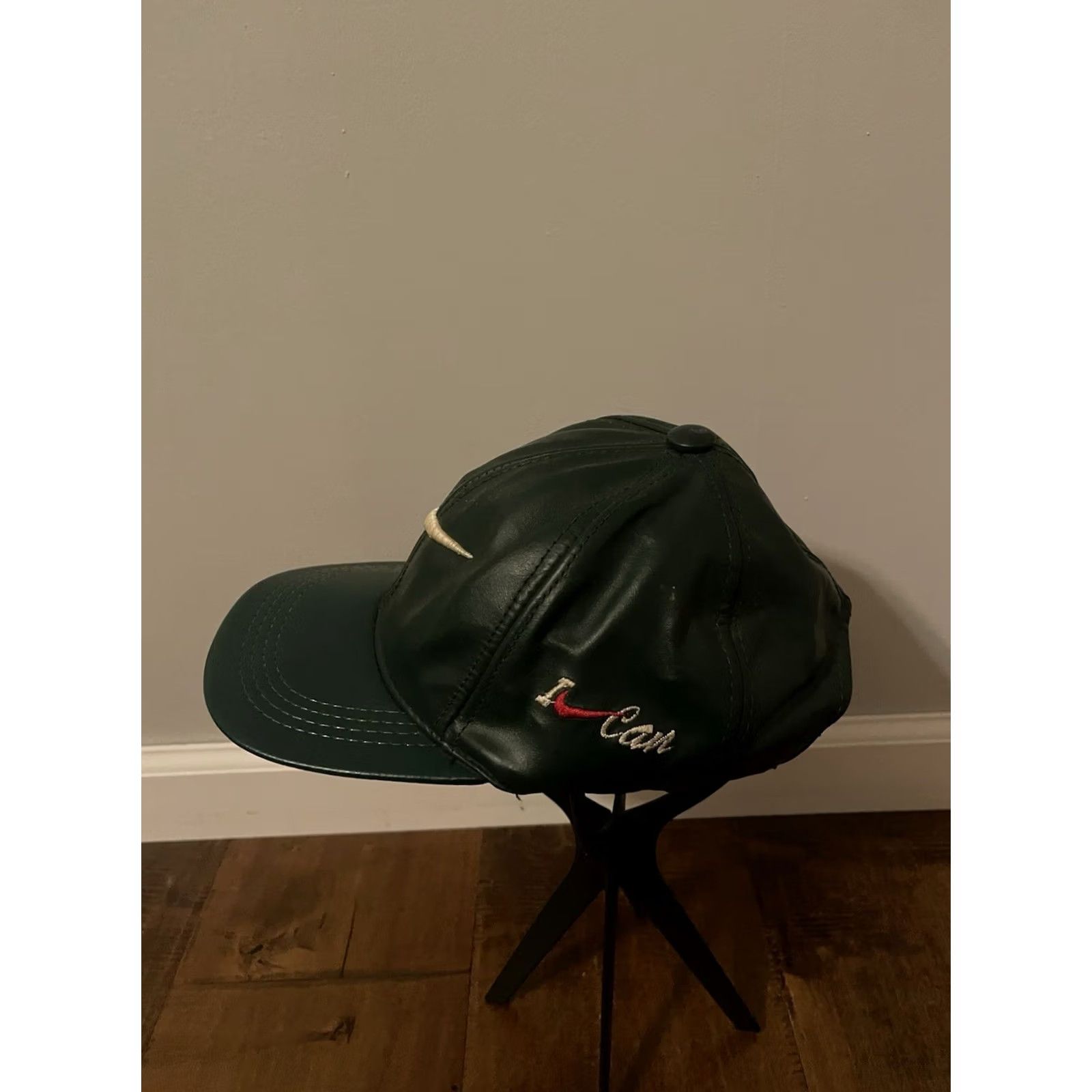 Nike VINTAGE Nike "I Can" Swoosh Logo Green Leather Adjustable Strapback Hat Cap Mens One Size Green Baseball Cap Size ONE SIZE - 3 Thumbnail