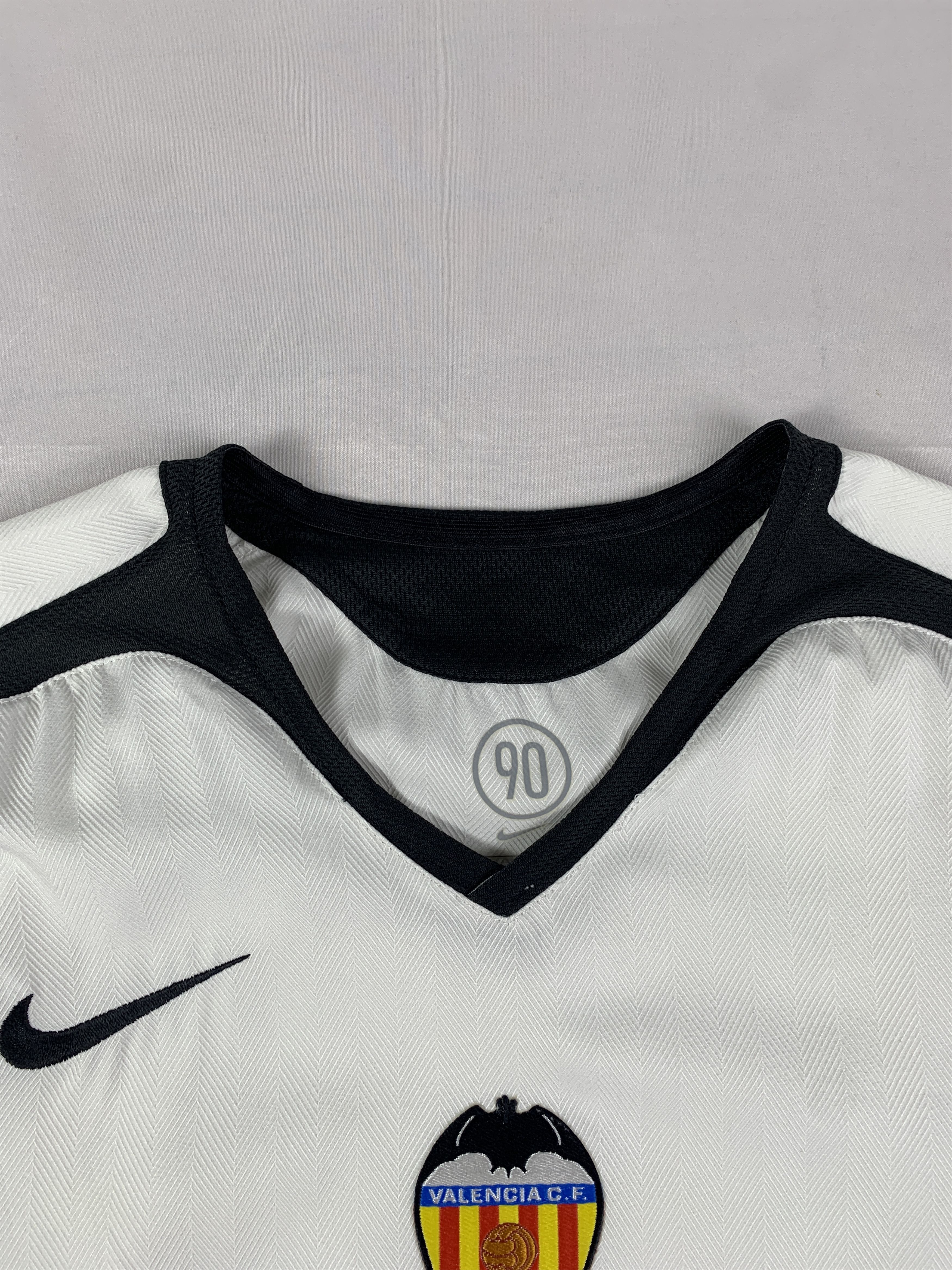 Nike 2004-2005 Valencia CF Spain Home Jersey (S) Size US S / EU 44-46 / 1 - 4 Thumbnail