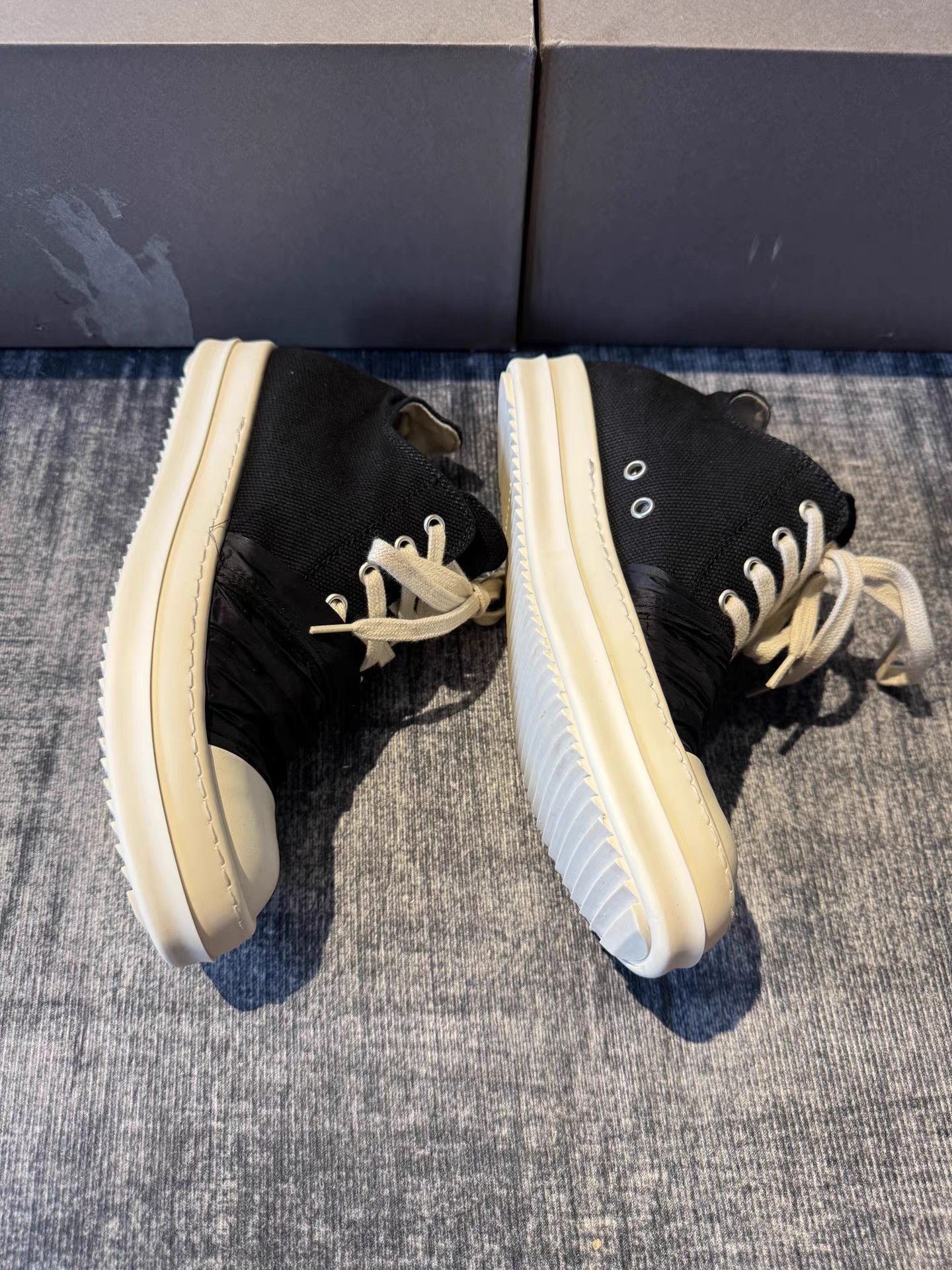 Rick Owens Rick Owens Black Silk Lace Low-Top Big Converse Size US 7 / IT 37 - 2 Thumbnail