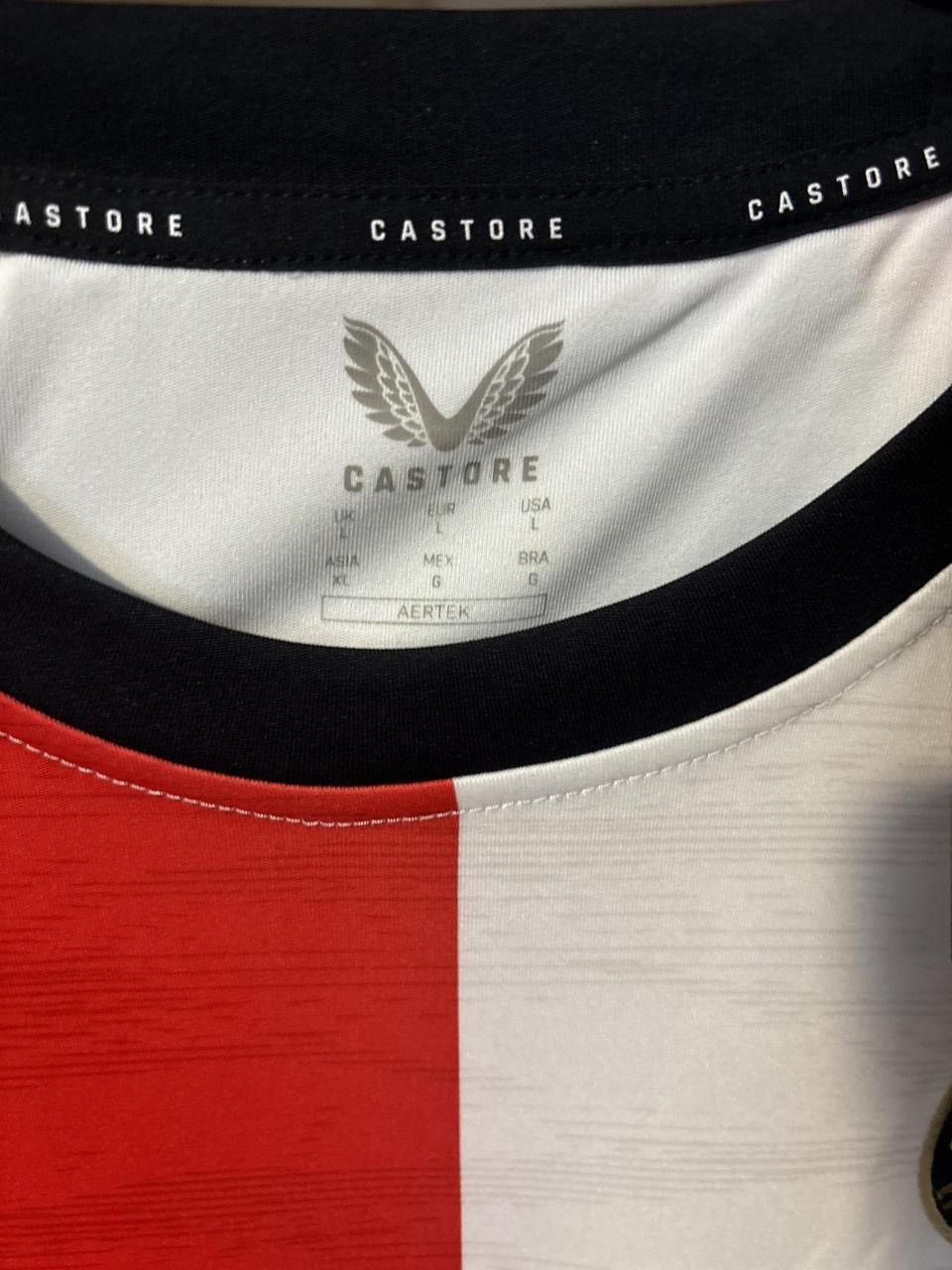 Castore 24/25 Gimenez Feyenoord Home Kit Size US L / EU 52-54 / 3 - 3 Thumbnail