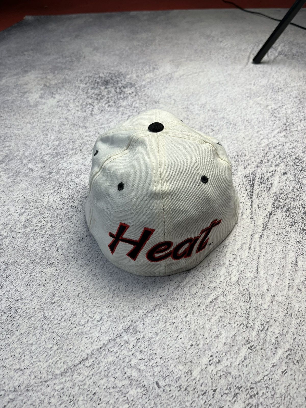 NBA Vintage Miami Heat Cap NBA Streetwear Rare Casual Fan Logo Size ONE SIZE - 3 Thumbnail