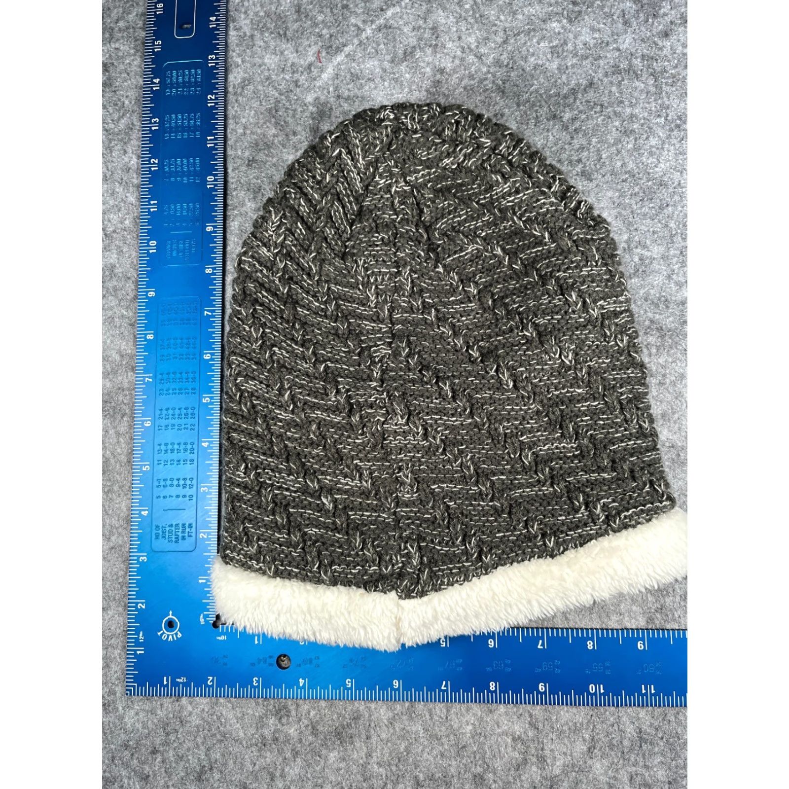 Vintage Elegant Essence Beanie Hat Adult One Size Gray Knit Acrylic Blend Fur Trim Size ONE SIZE - 4 Thumbnail