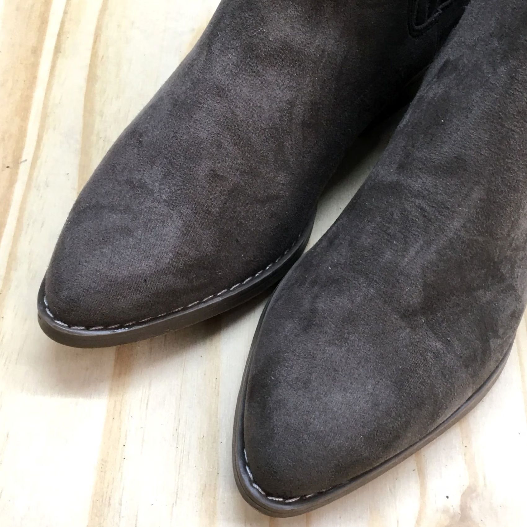 Vintage Universal Thread Boots Chelsea Brown Faux Suede Almond Toe Pull On NEW Womens 7 Shoes Size US 7 / IT 37 - 4 Thumbnail
