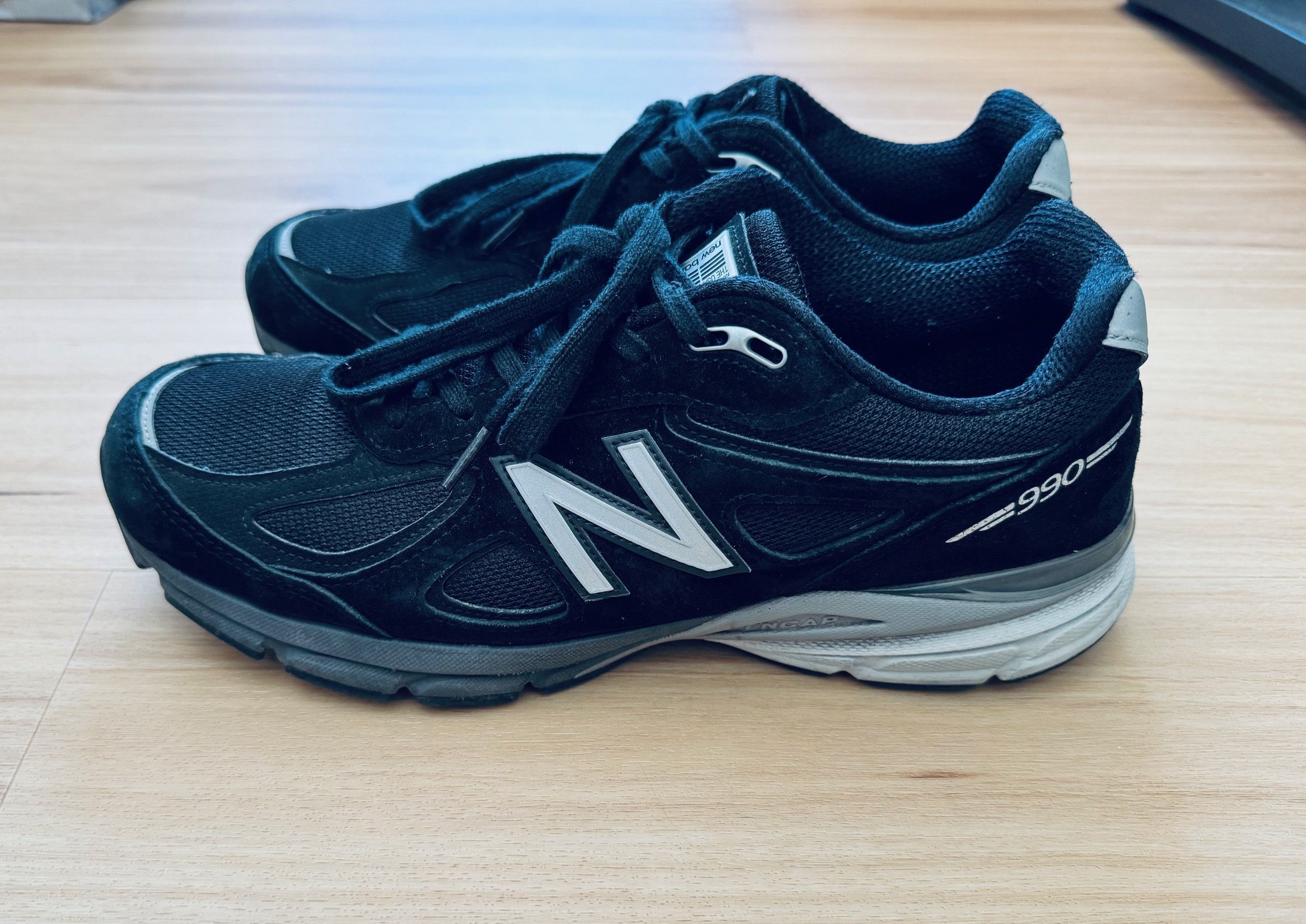 New Balance New Balance 990v4 Size US 10 / EU 43 - 2 Thumbnail