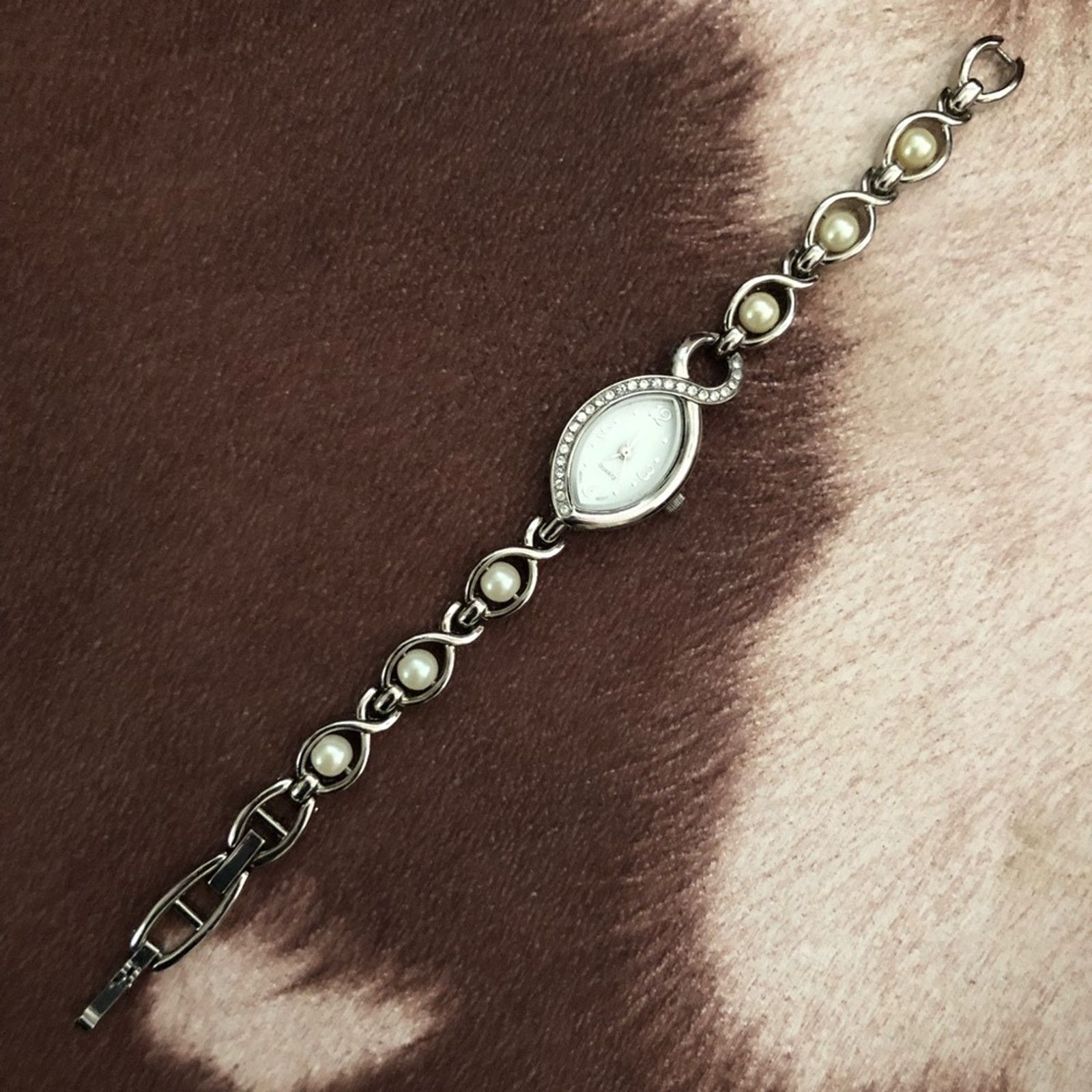 Jewelry Ladies elegant rhinestone silver swivel pearl bracelet watch Size ONE SIZE - 2 Thumbnail