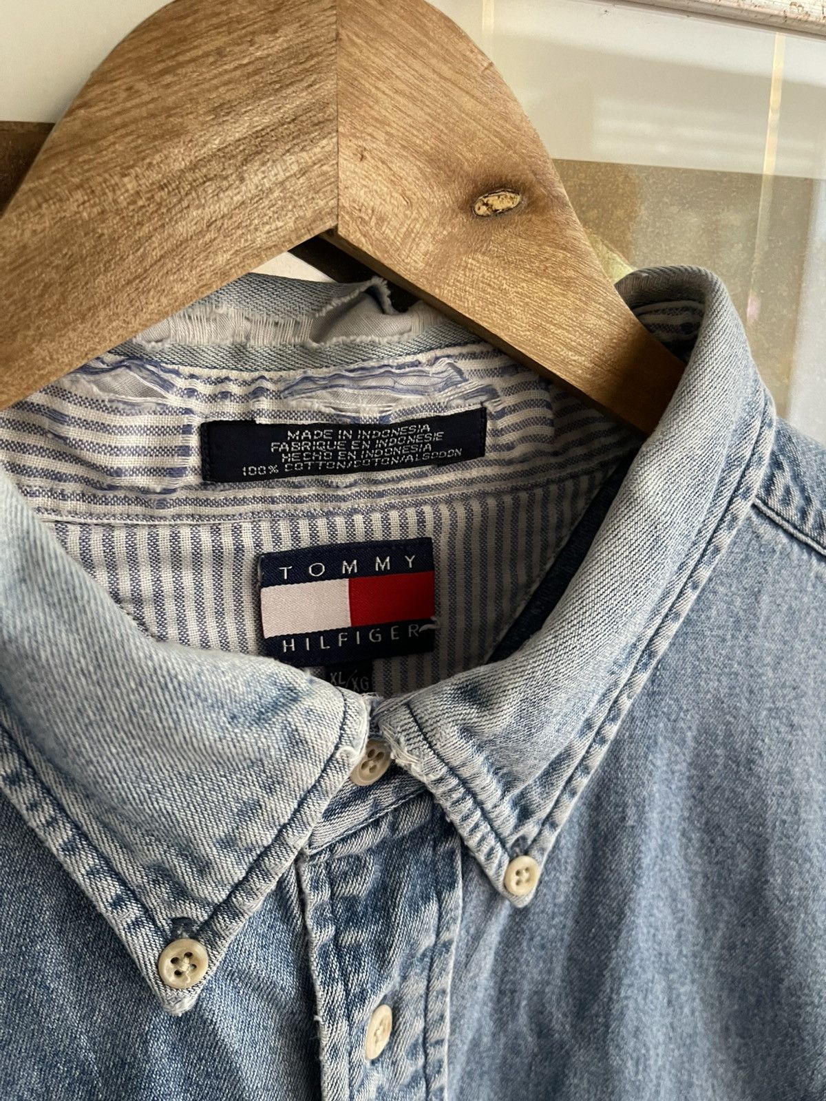 Tommy Hilfiger Vintage Tommy Hilfiger Denim Shirt Size US XL / EU 56 / 4 - 3 Thumbnail