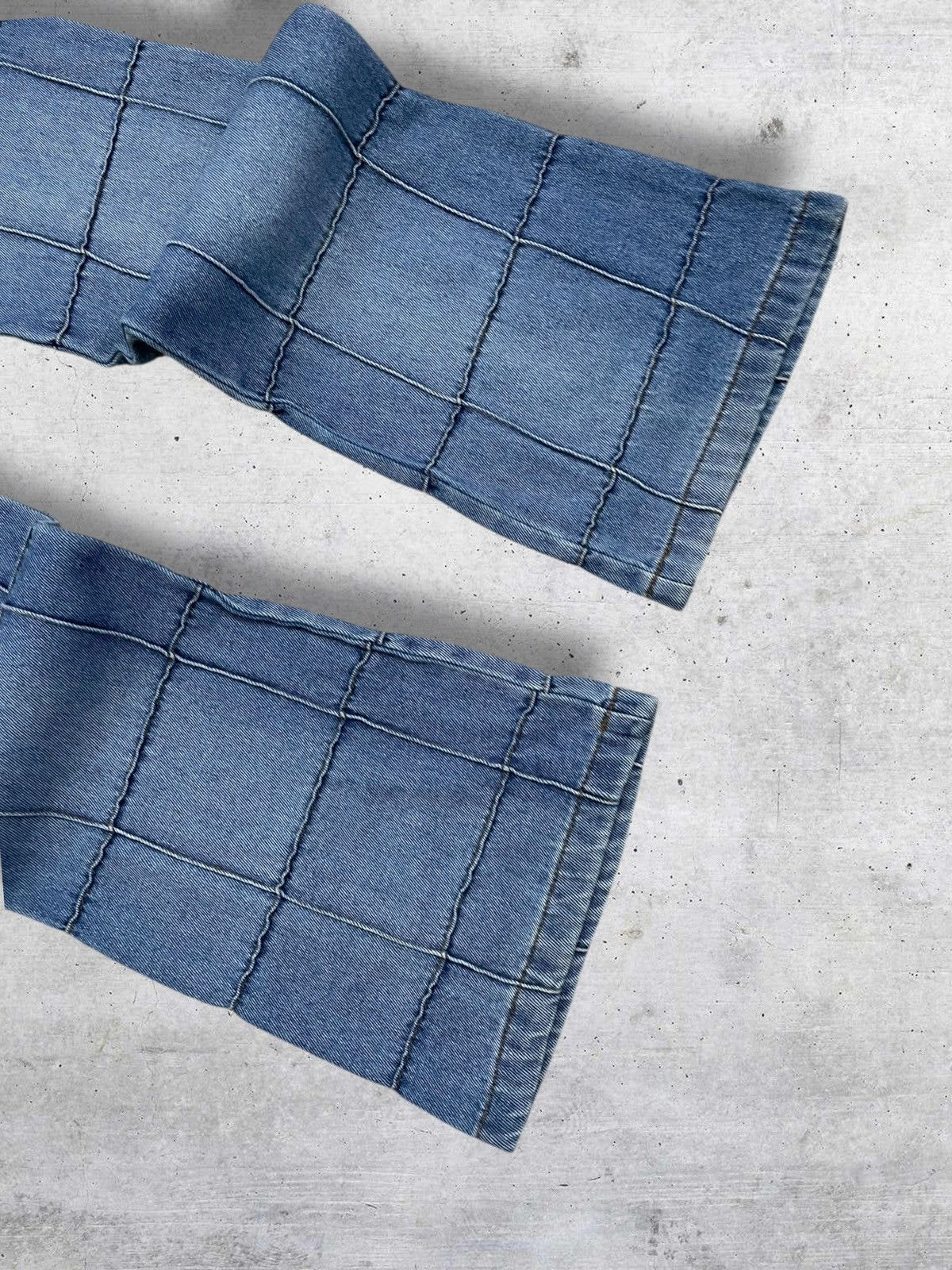 Japanese Brand VINTAGE NEW SPORTS USA 90S OG FLARED KINKY DISTRESSED DENIM Size US 27 - 13 Thumbnail