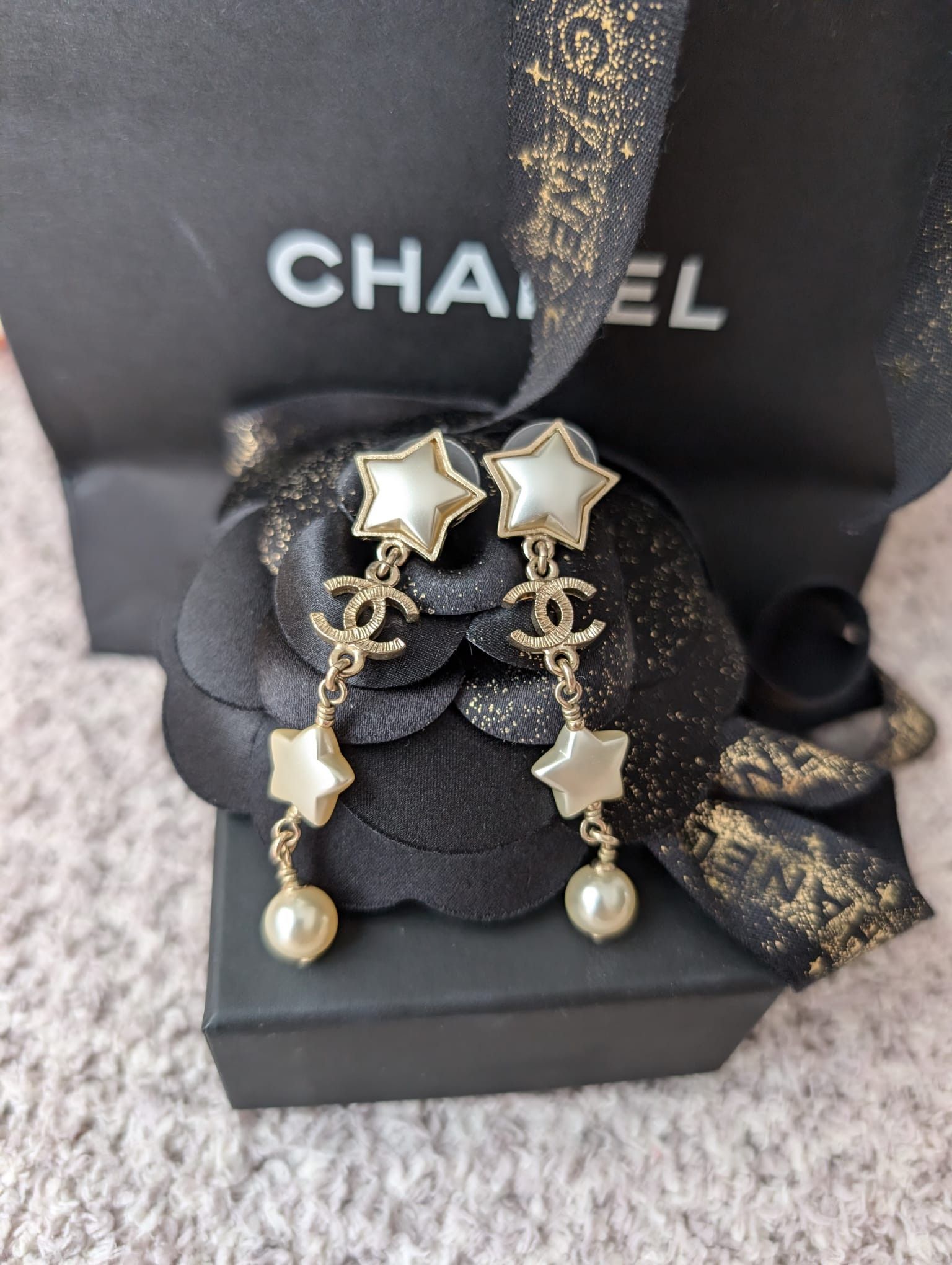 Chanel Chanel CC A17B GHW Pearl Star Long Logo Earrings box Size ONE SIZE - 1 Thumbnail
