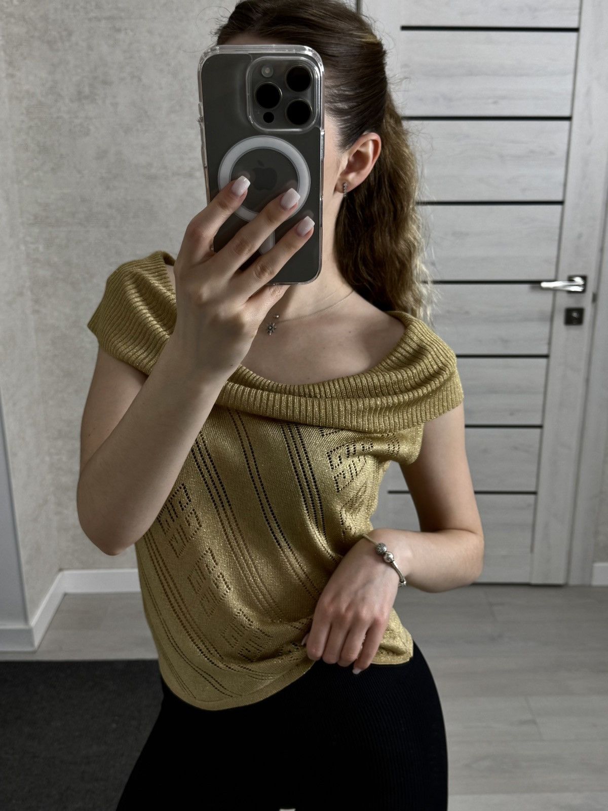 Givenchy Vintage GIVENCHY Vision Gold Luxer Knit Top 4G Logo Monogram Size S / US 4 / IT 40 - 11 Thumbnail