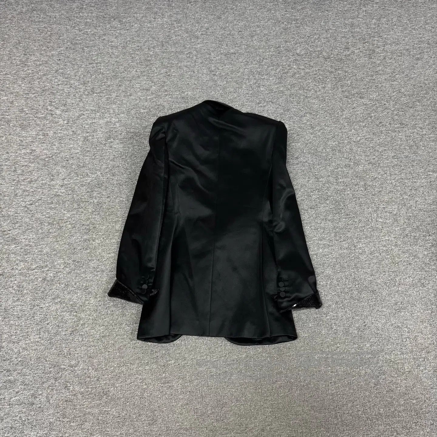 Saint Laurent Paris Saint Laurent Paris size 34 Sleeve cuffs with sequins; tail Size XS / US 0-2 / IT 36-38 - 2 Thumbnail