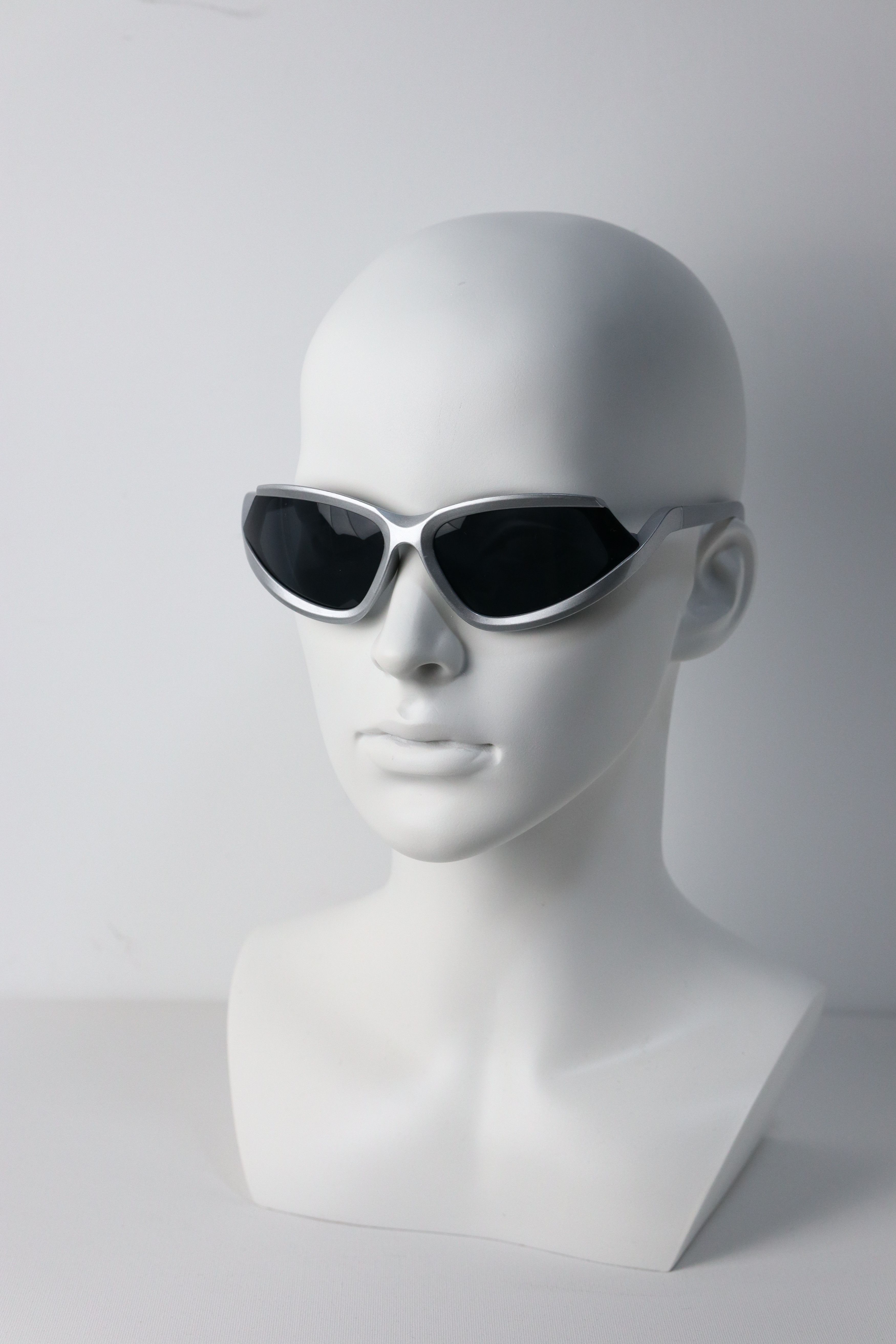 Japanese Brand Y2k Avant Garde Futuristic Silver Sunglasses Unisex OS Size ONE SIZE - 1 Thumbnail