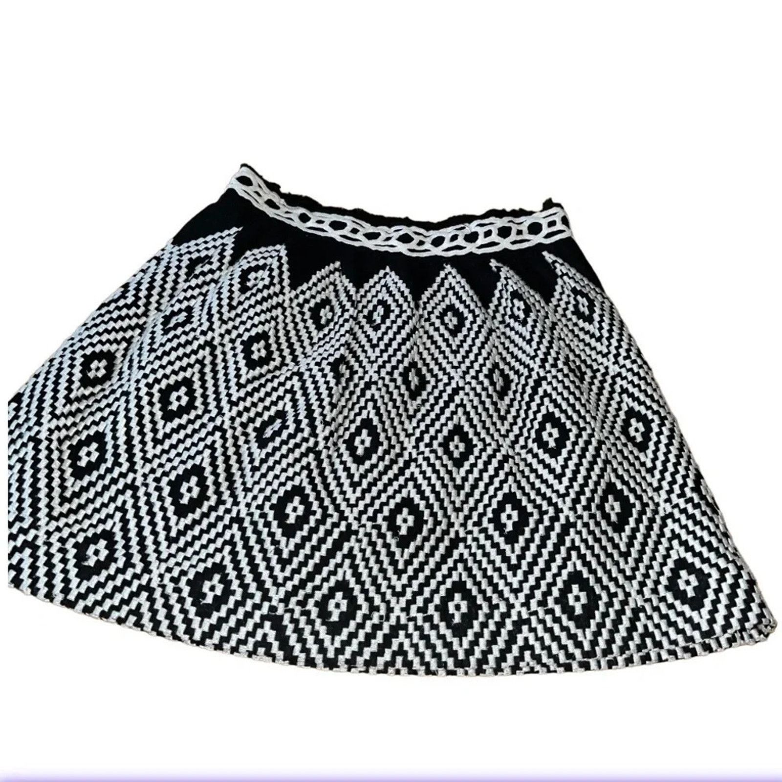 Free People Free People black and white woven mini skirt, size 0. Size 25" / US 0 / IT 36 - 1 Thumbnail