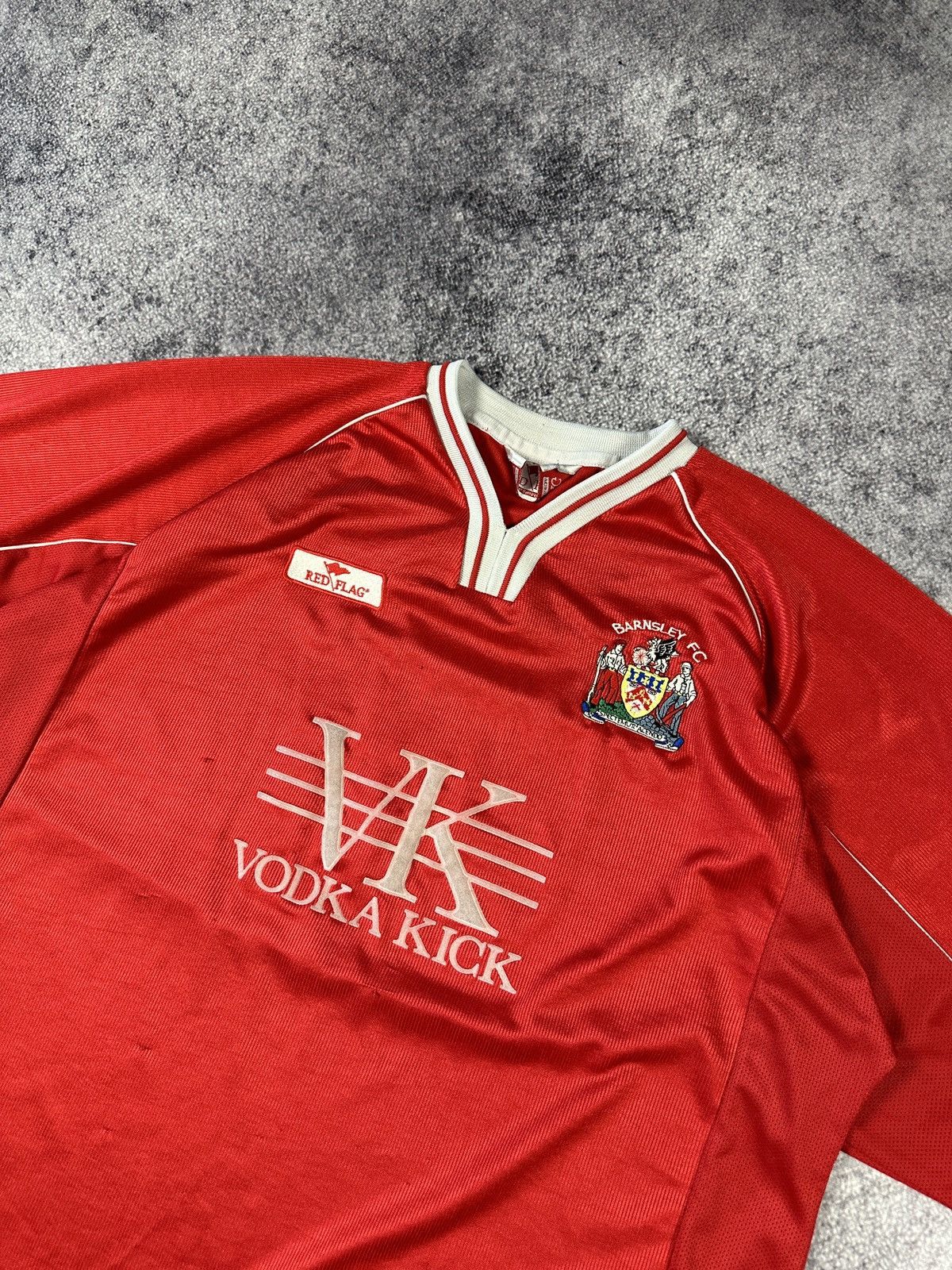 Vintage Vintage Red Flag Barnsley FC Vodka Kick Soccer Jersey Rare Size US XXL / EU 58 / 5 - 2 Thumbnail