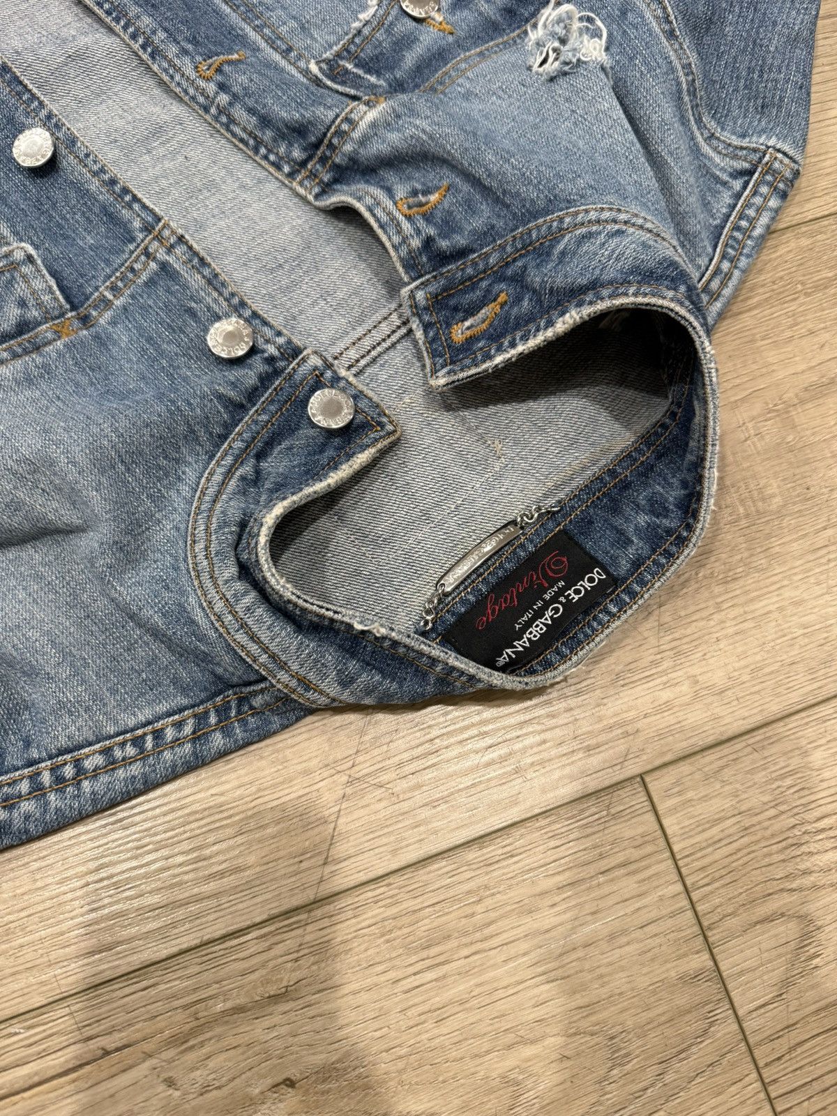Dolce & Gabbana Dolce & Gabbana Distressed Paneled Denim Trucker Jacket Size US S / EU 44-46 / 1 - 2 Thumbnail