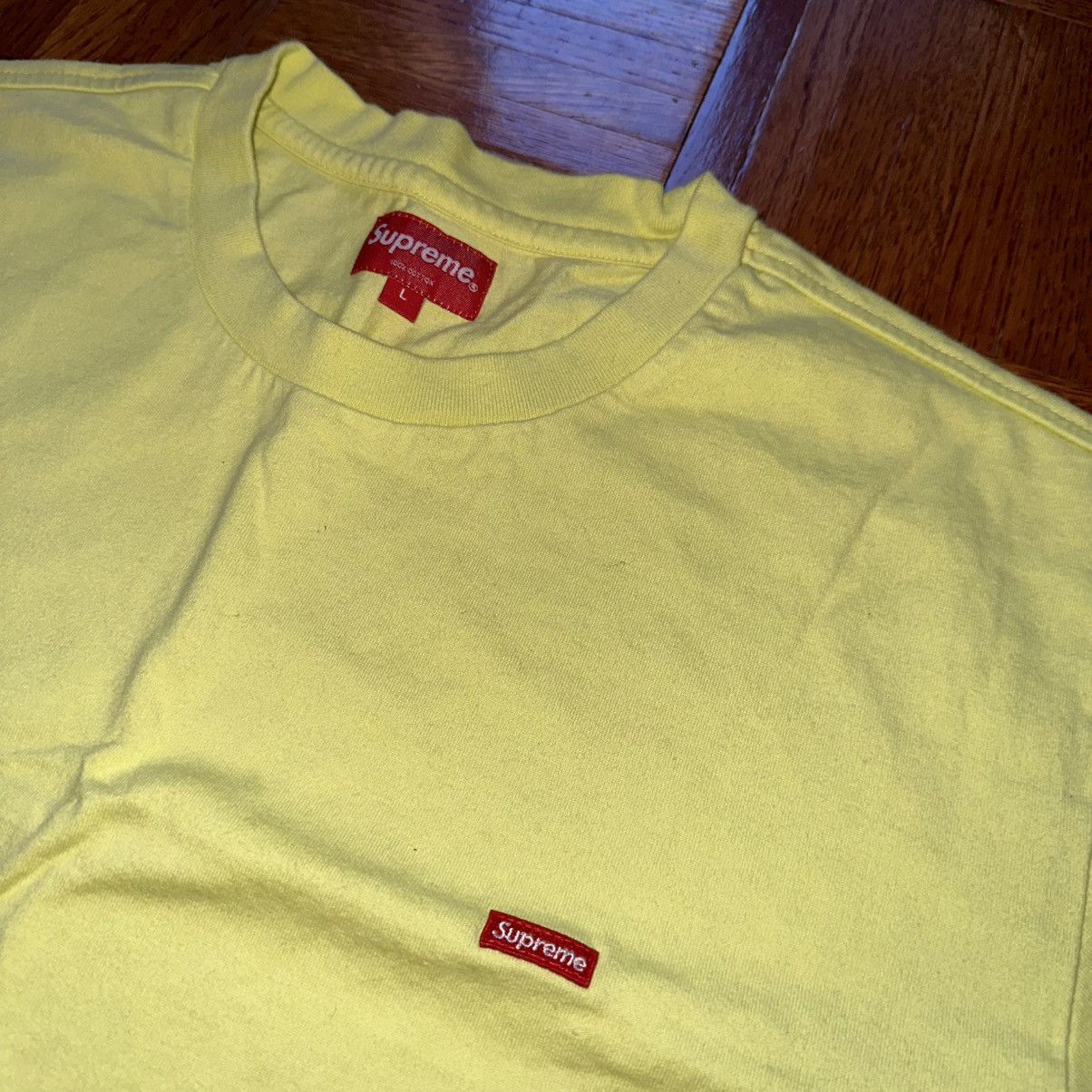 Supreme Supreme Small Box Logo T-shirt sz Large Neon Yellow Size US L / EU 52-54 / 3 - 3 Thumbnail