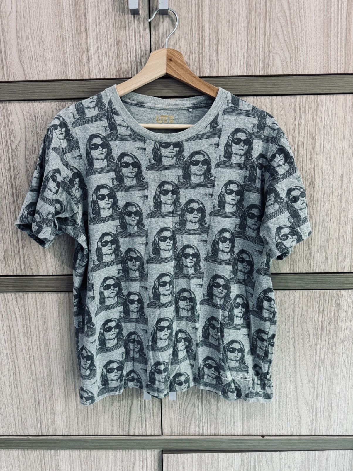 Uniqlo Full Print Kurt Cobain Tee Size US L / EU 52-54 / 3 - 1 Thumbnail