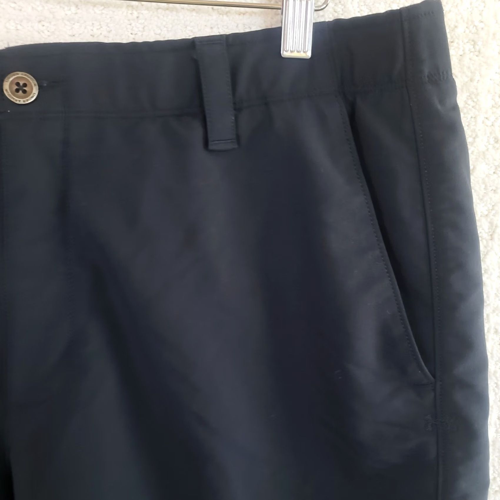 Under Armour Under Armour Shorts Mens 38 Black Golf HeatGear Stretch Quick Dry Pockets 10 Inseam–Loose Fit Regular Size 38 Size US 38 / EU 54 - 4 Thumbnail