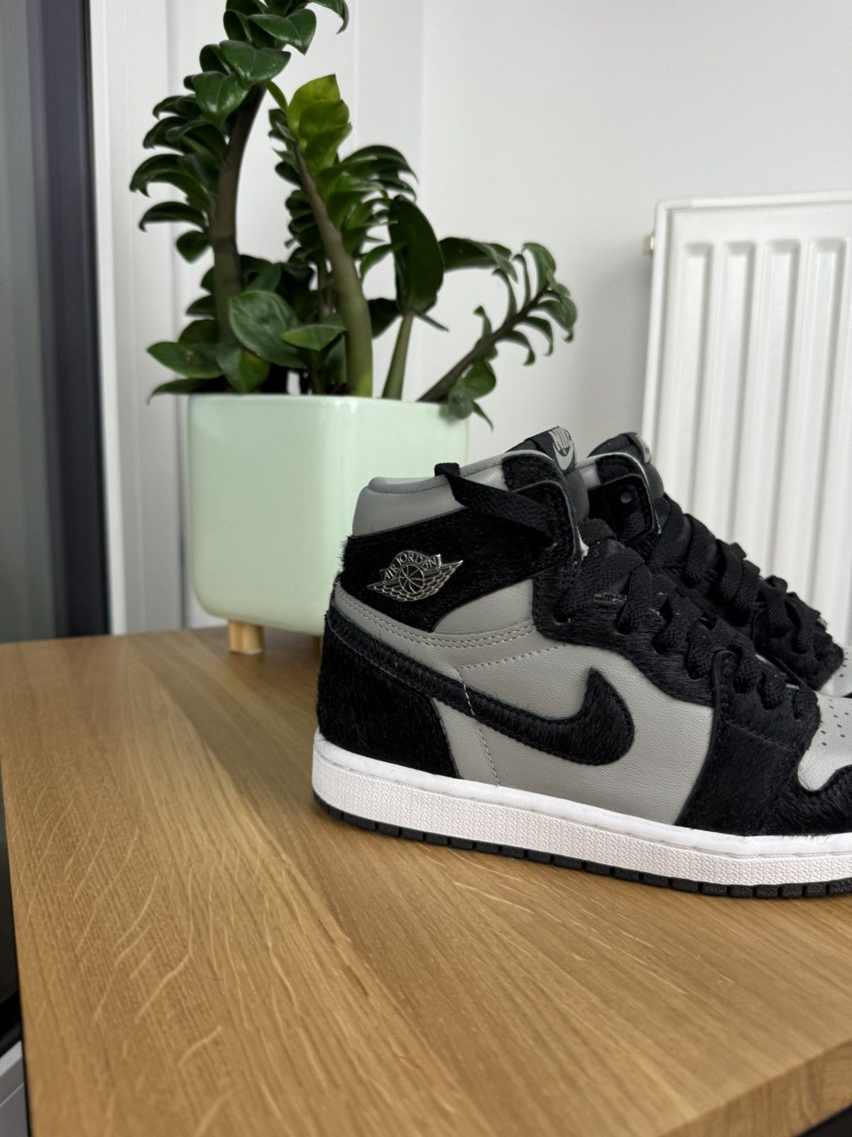 Jordan Brand Jordan 1 Shadow Gray Black shoes Size US 5 / EU 37 - 7 Thumbnail