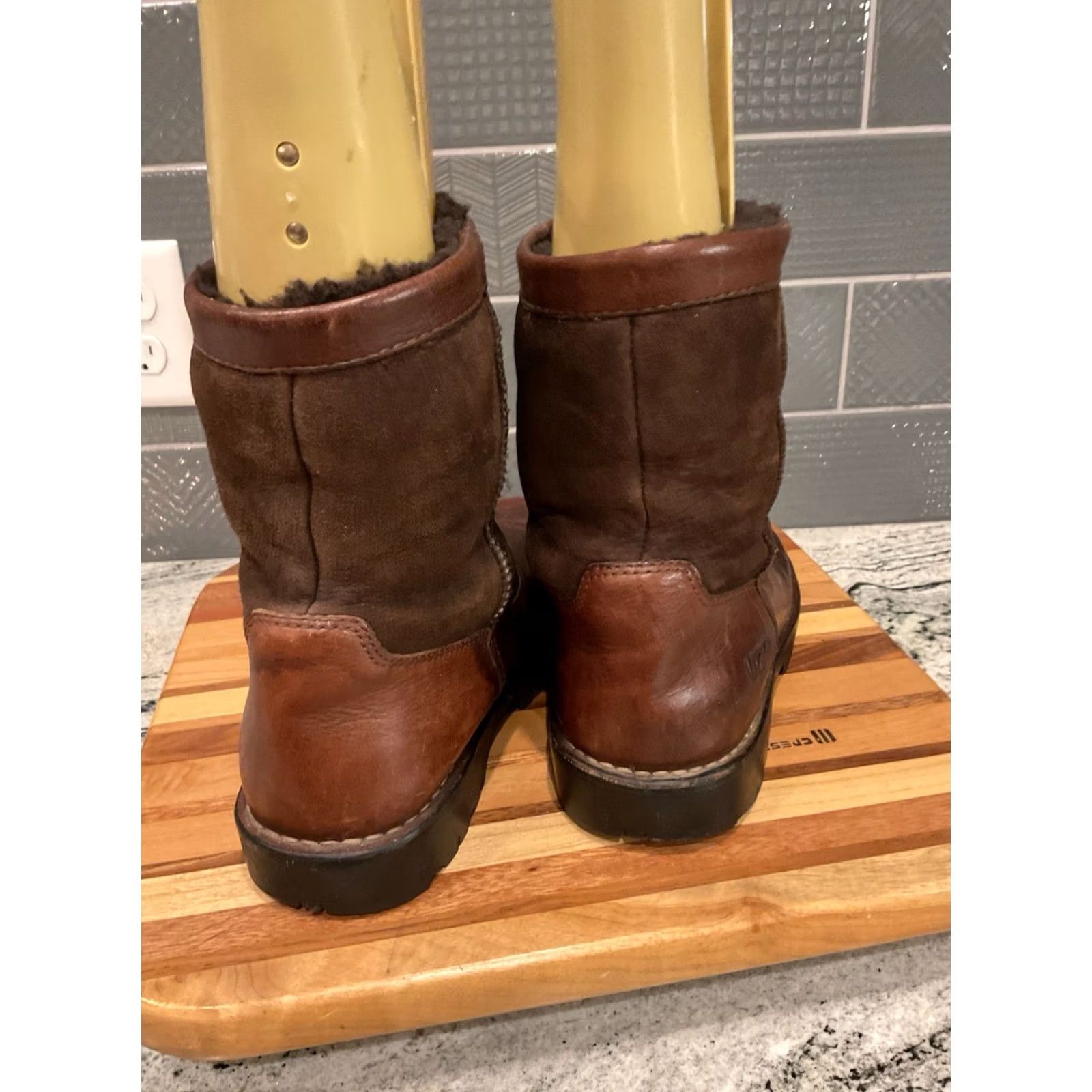 UGG Australia Beacon Leather Sheepskin Boots 5485 Brown 