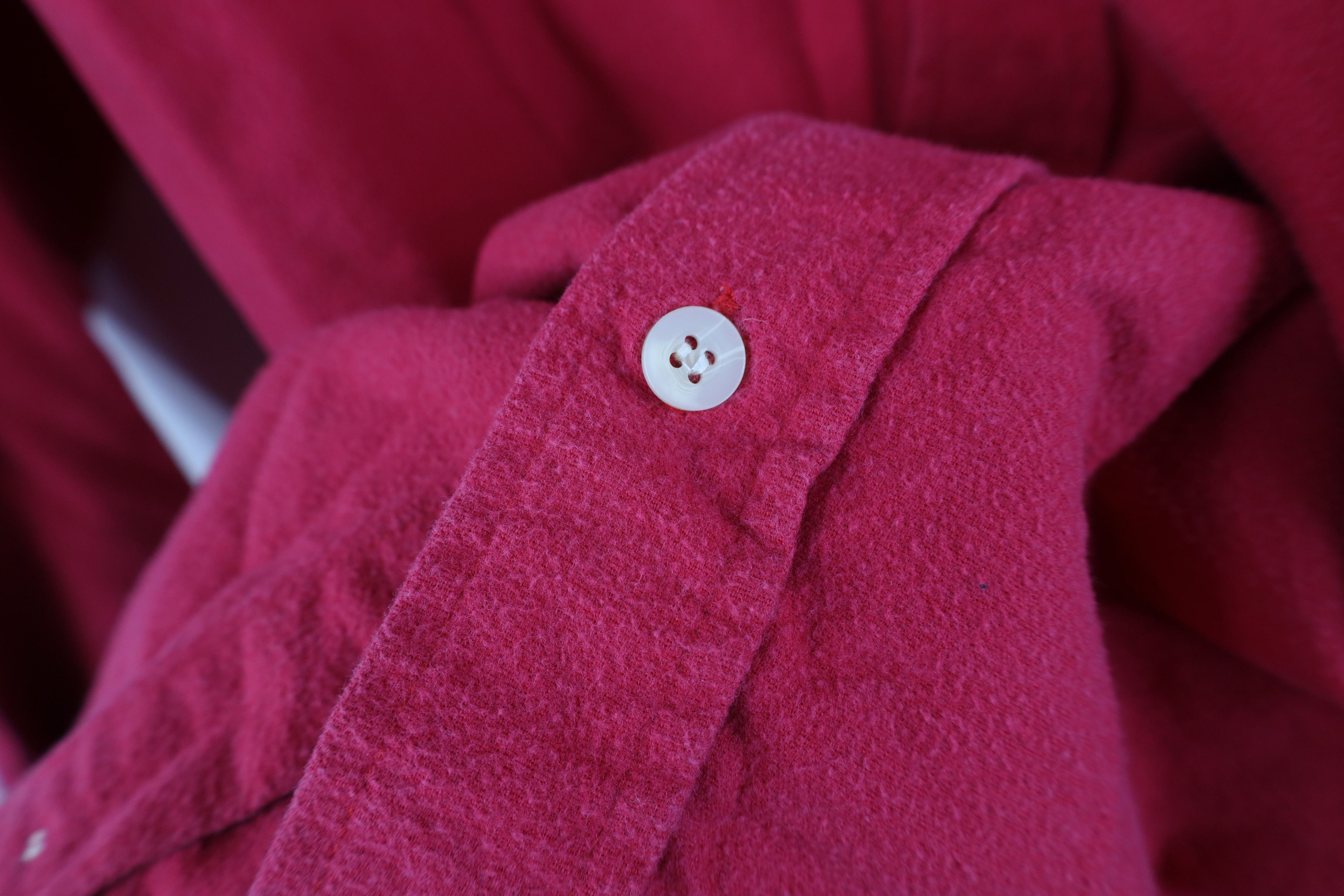 Vintage Vintage 90s Streetwear Cloth Collared Button Shirt Red Size US L / EU 52-54 / 3 - 6 Thumbnail