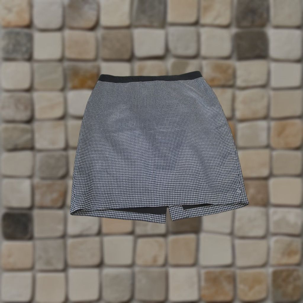 Ann Taylor VINTAGE Ann Taylor Skirt Womens 8 Petite Black/White Pencil Office Knee Length Zipper Zipper Size 30" / US 8 / IT 44 - 1 Thumbnail