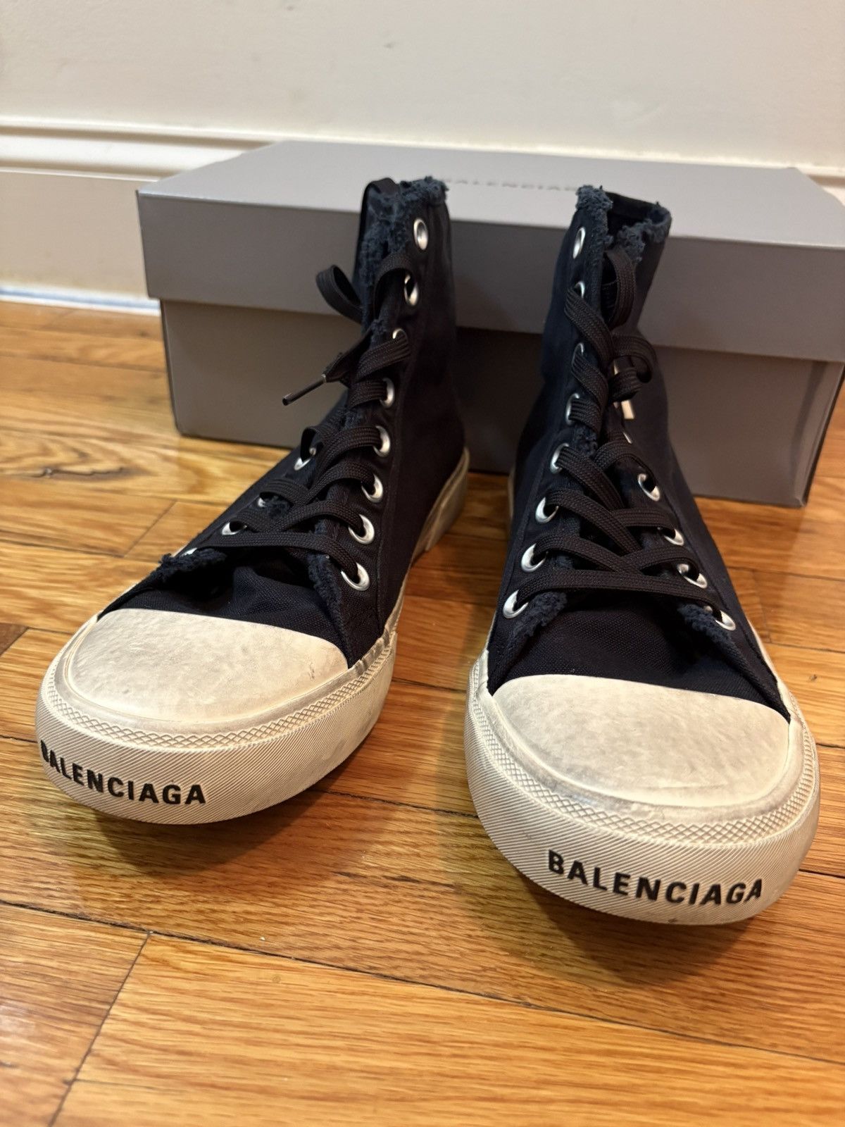 Balenciaga Balenciaga Distressed Sneakers Size US 8.5 / EU 41-42 - 3 Thumbnail
