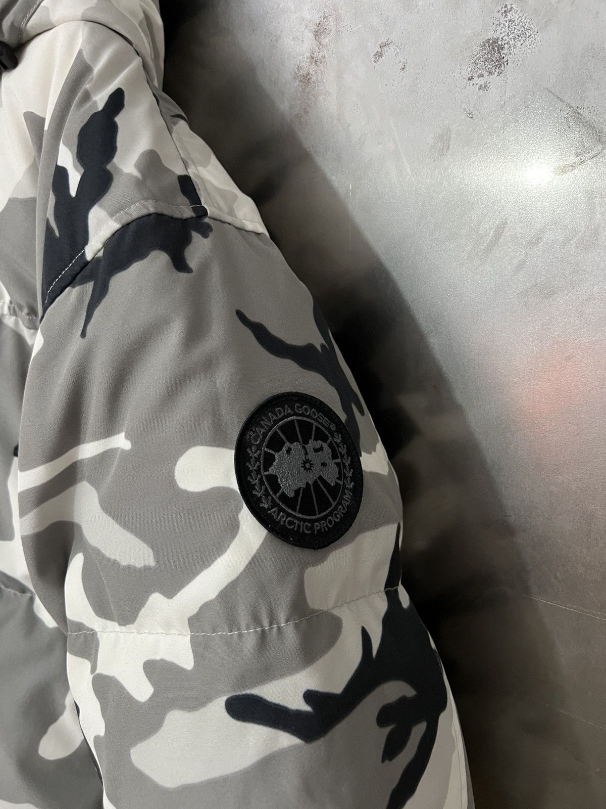 Canada Goose × Vetements Canada Goose x Vetements SS17 Aaliyah Camo Jacket Size US XL / EU 56 / 4 - 3 Thumbnail