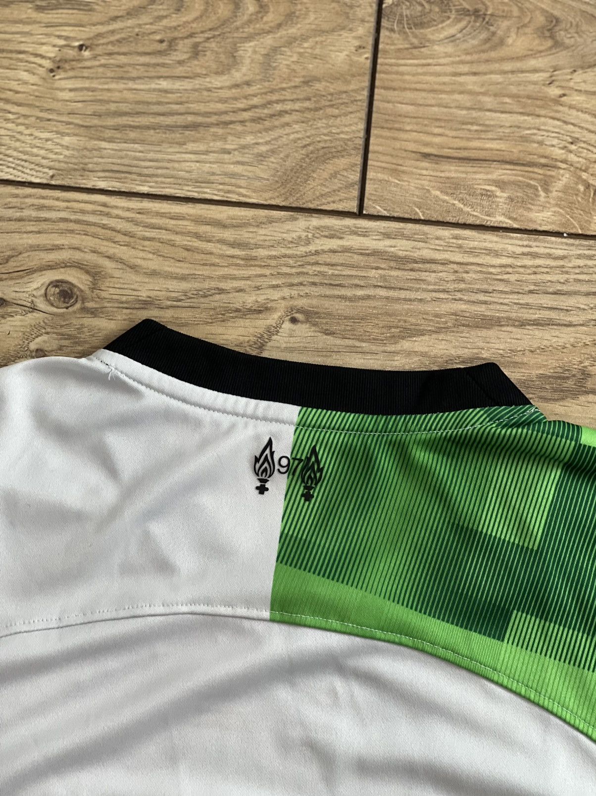 Nike Liverpool FC 2023/24 Away Jersey Size US L / EU 52-54 / 3 - 4 Thumbnail