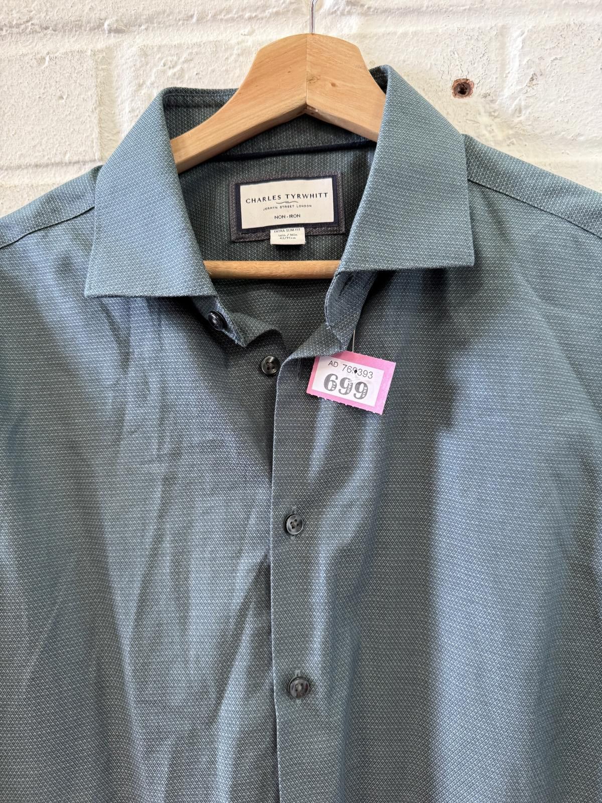 Charles Tyrwhitt Charles Tyrwhitt Men's Non-Iron Extra Slim Fit Dress Shirt Size US M / EU 48-50 / 2 - 2 Thumbnail
