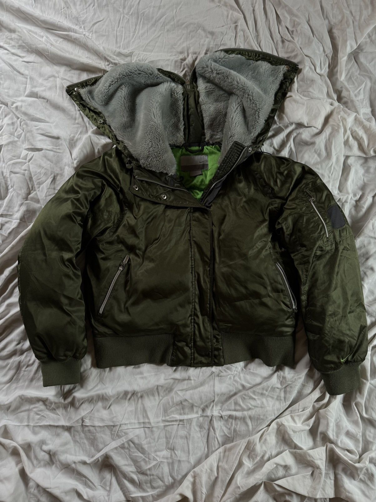 Nike Nike vintage hooded zip down bomber jacket 203101 techwear Size XL / US 12-14 / IT 48-50 - 1 Thumbnail