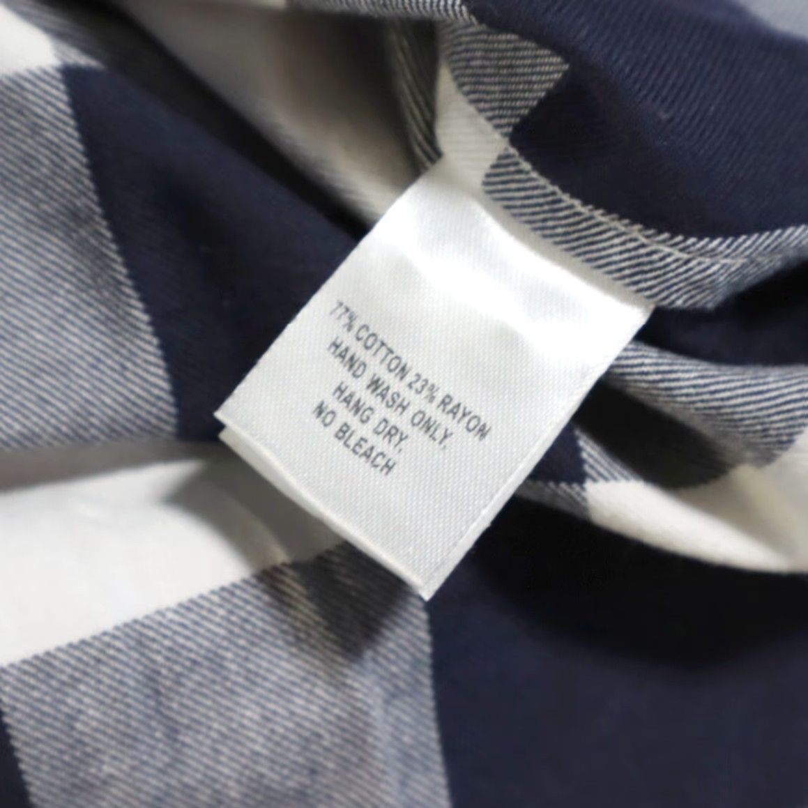 UNTUCKit Untuckit Mairena Plaid Shirt Navy Women's 6 Long Sleeve Button Up Shirt Women 6 Navy Plaid Mairena Untuckit Shirt Size M / US 6-8 / IT 42-44 - 7 Thumbnail