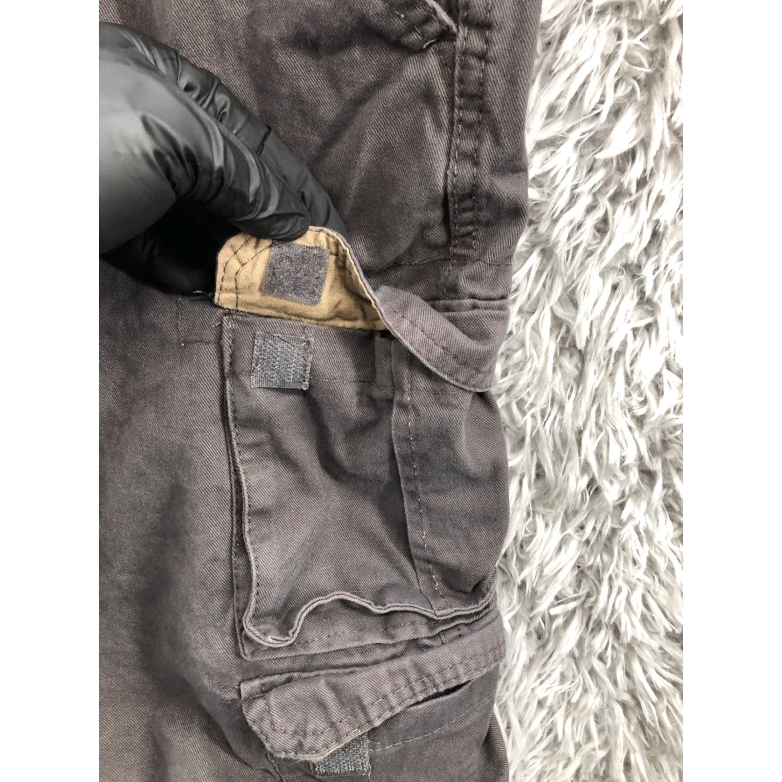 Vintage Rugged Wear Cargo Shorts Mens Size 38 Mid Rise Medium Gray Beige Shorts Cargo Size US 38 / EU 54 - 4 Thumbnail