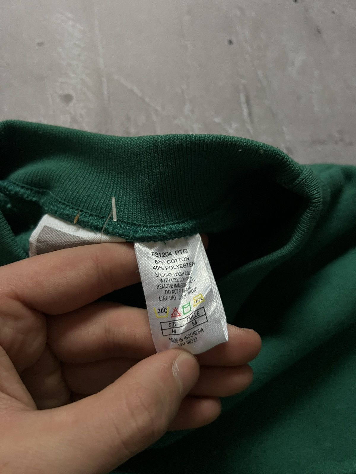 Nike Rare Vintage Sweatshirt Nike 80s Big Logo Center Logo M Size US M / EU 48-50 / 2 - 7 Thumbnail