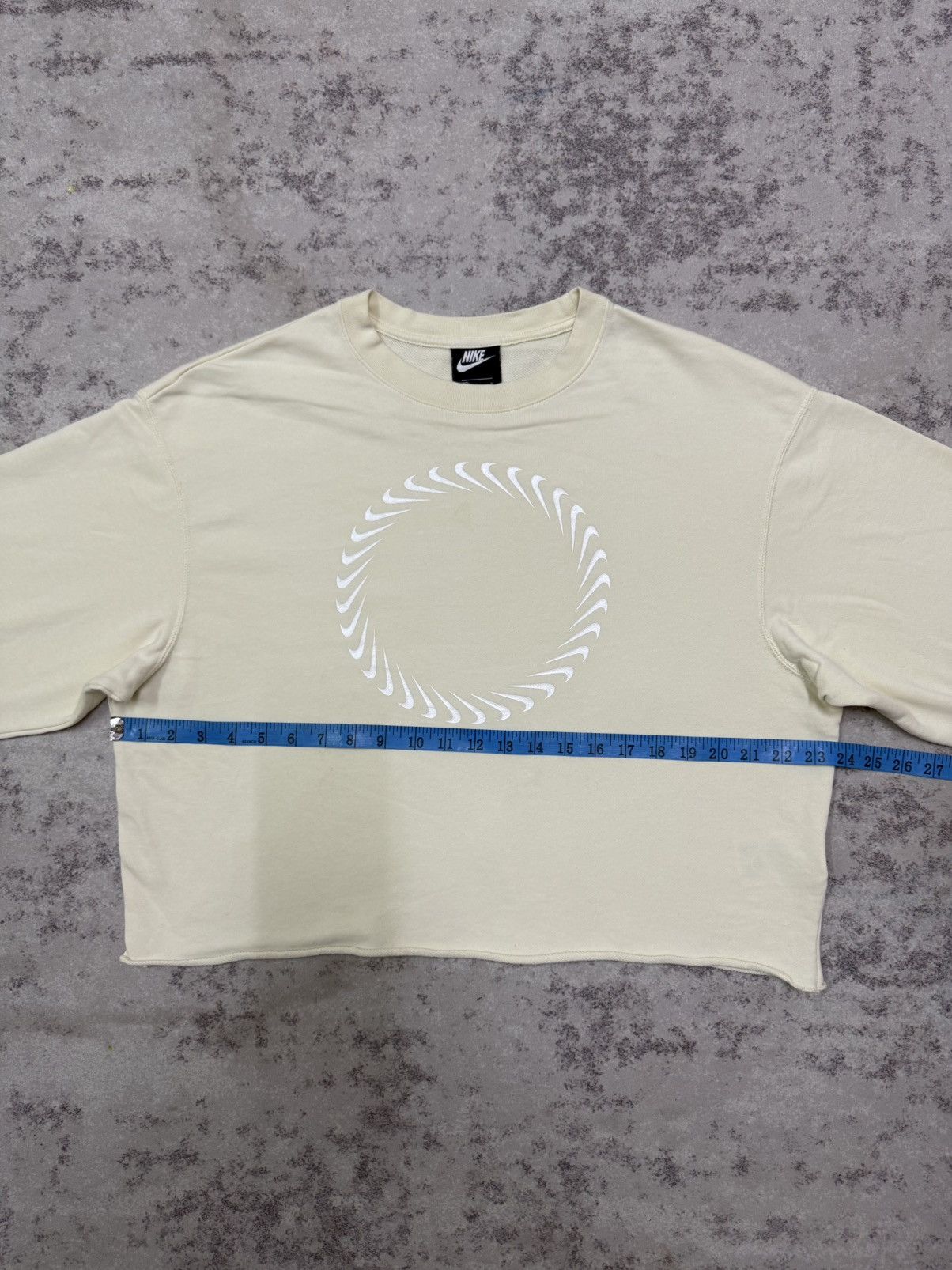Nike Nike Swoosh Pinwhell Cropped Sweatshirt Size L / US 10 / IT 46 - 16 Thumbnail