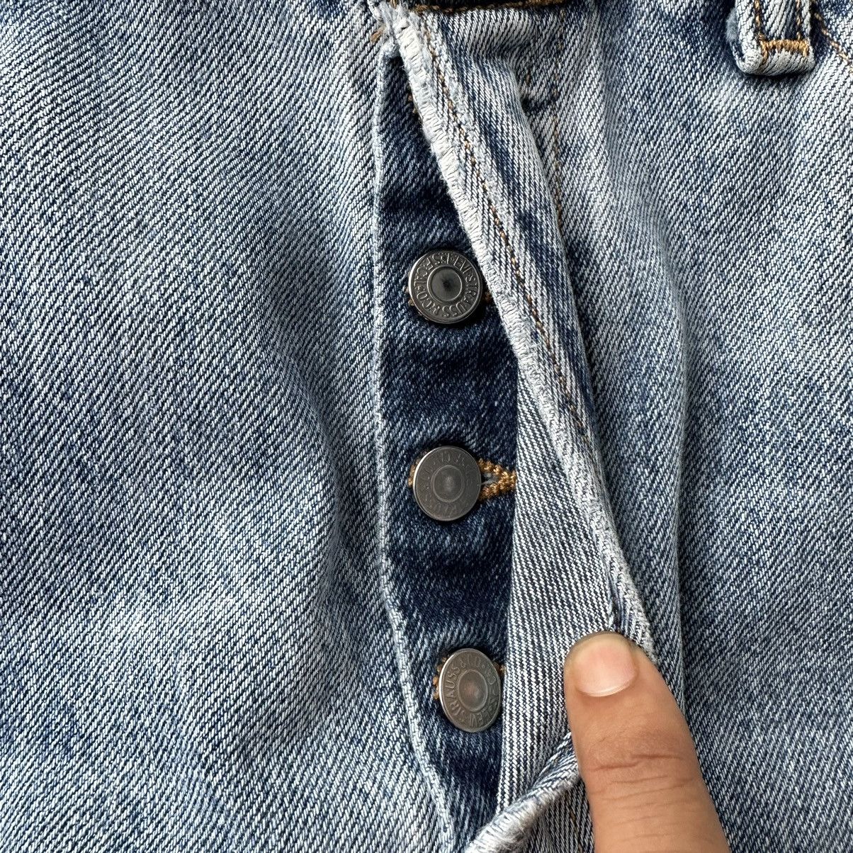 Levi's Levis 501 Distressed Light Blue Denim 32x31 D681 Size US 32 / EU 48 - 7 Thumbnail
