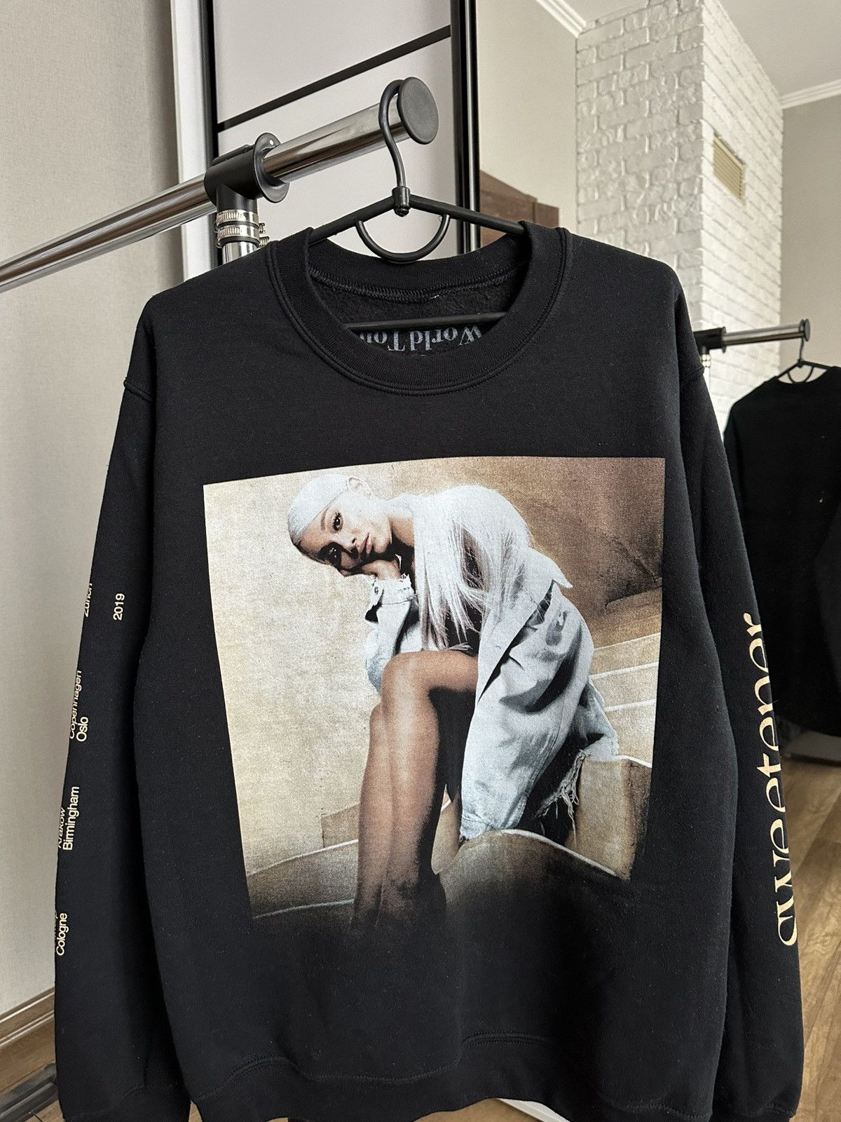 Other 2019 Ariana Grande Sweetener Sweatshirt Crewneck Band Tour Size US S / EU 44-46 / 1 - 5 Thumbnail