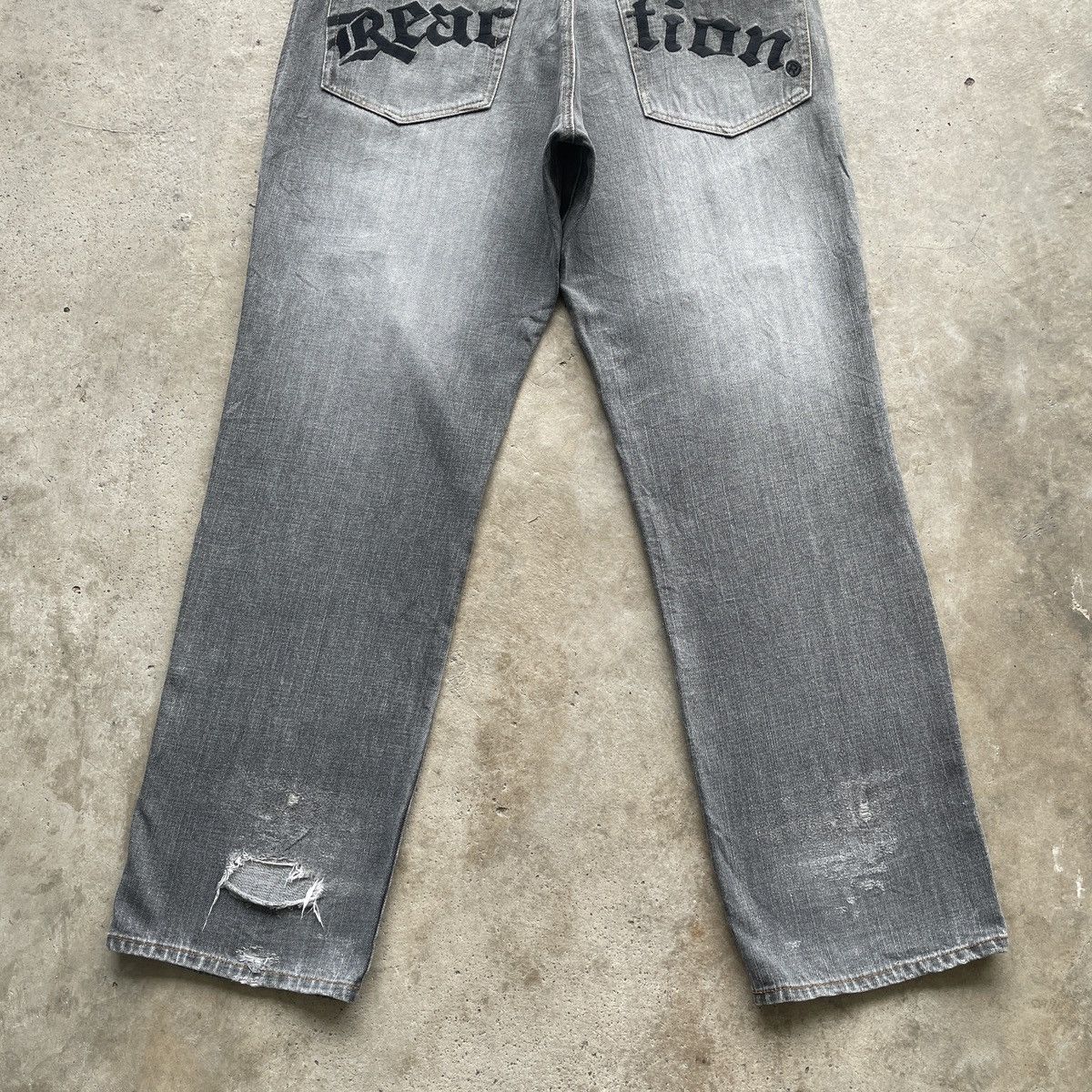 Japanese Brand Vintage Reaction Baggy Denim Faded Grey Japan Jeans Pants Size US 35 - 12 Thumbnail