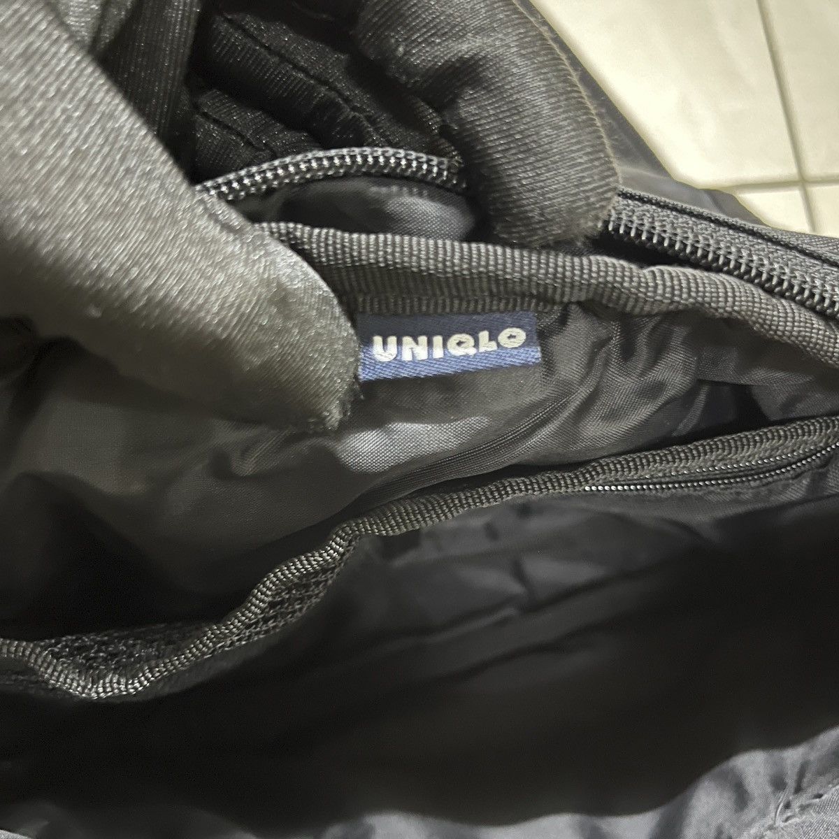 Uniqlo × Vintage Vintage Uniqlo Multi Compartment Sling Bag Size ONE SIZE - 6 Thumbnail